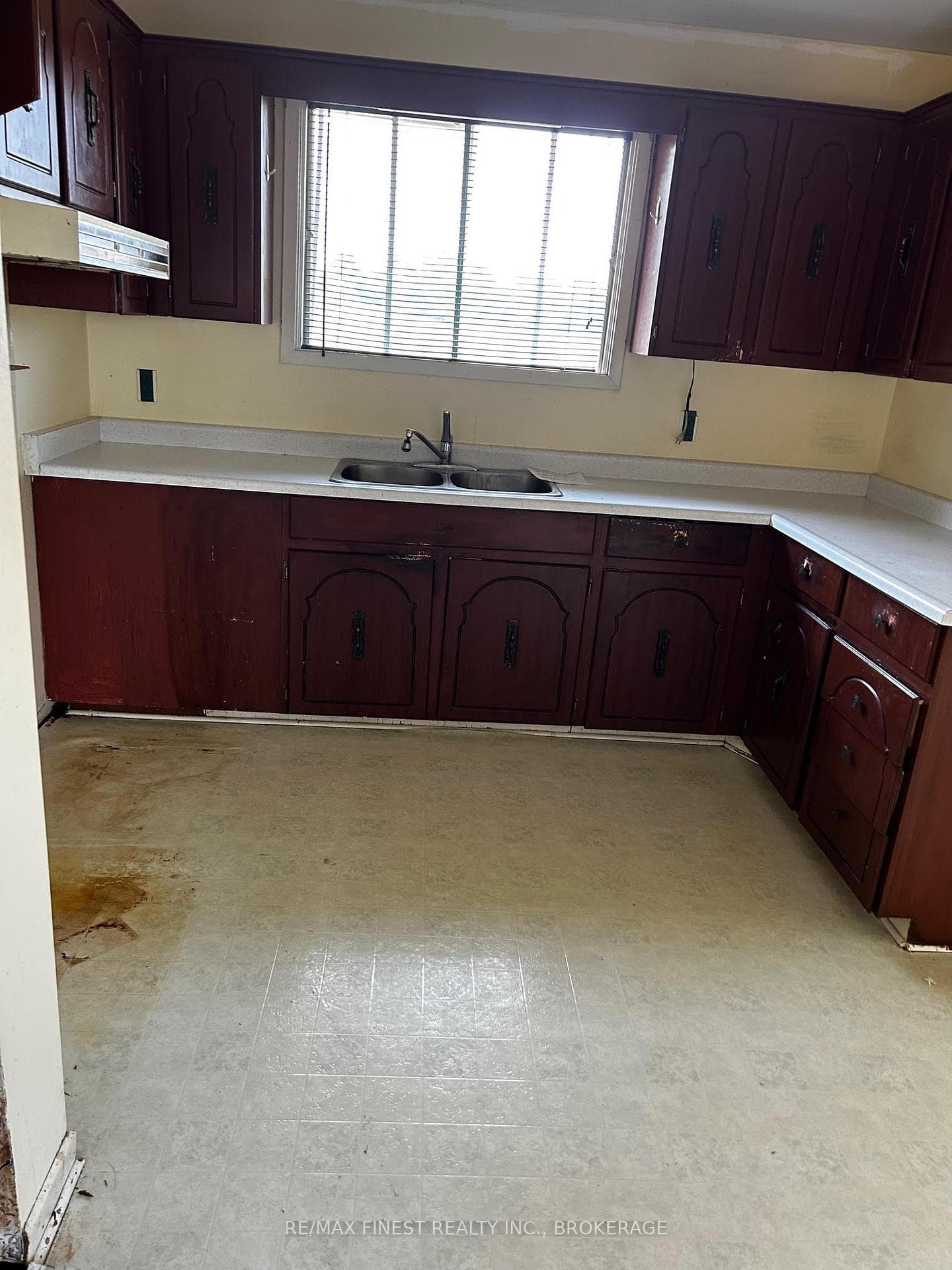 220 Eden Grove Road photo 4