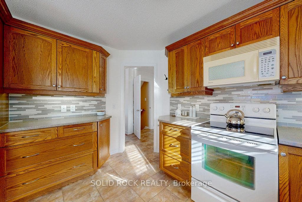 83 Comba Drive photo 8