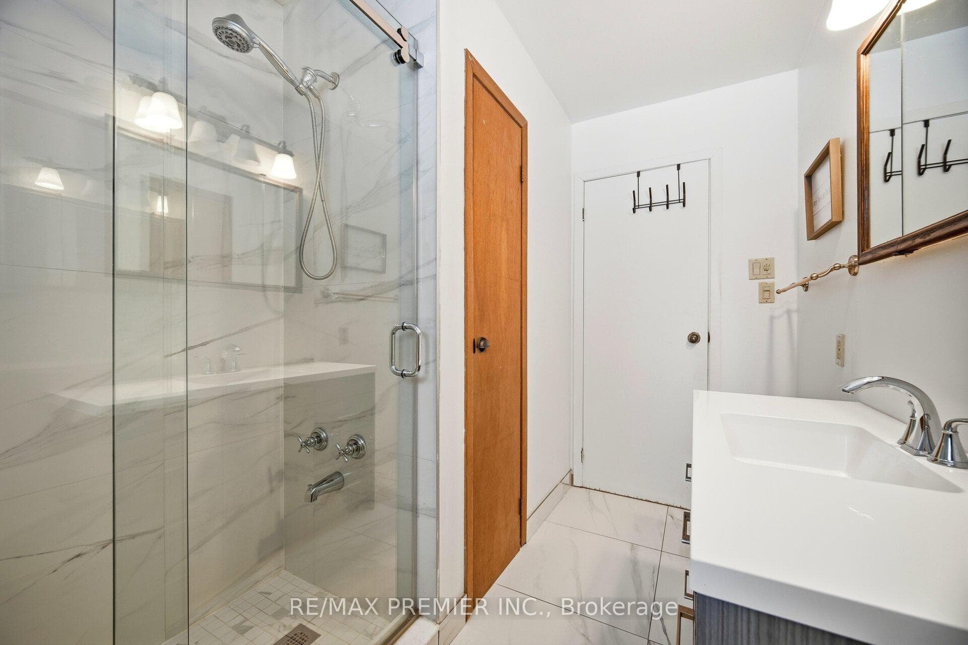 752 Pinegrove Avenue photo 30