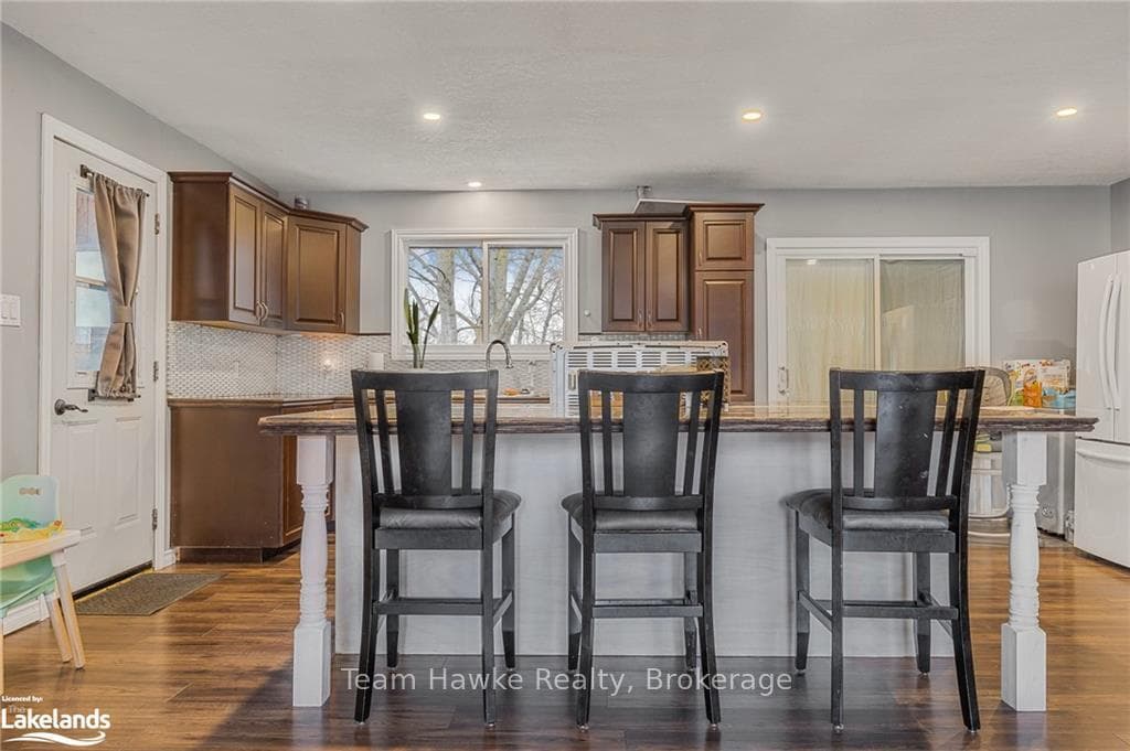 88 FOX Street photo 12