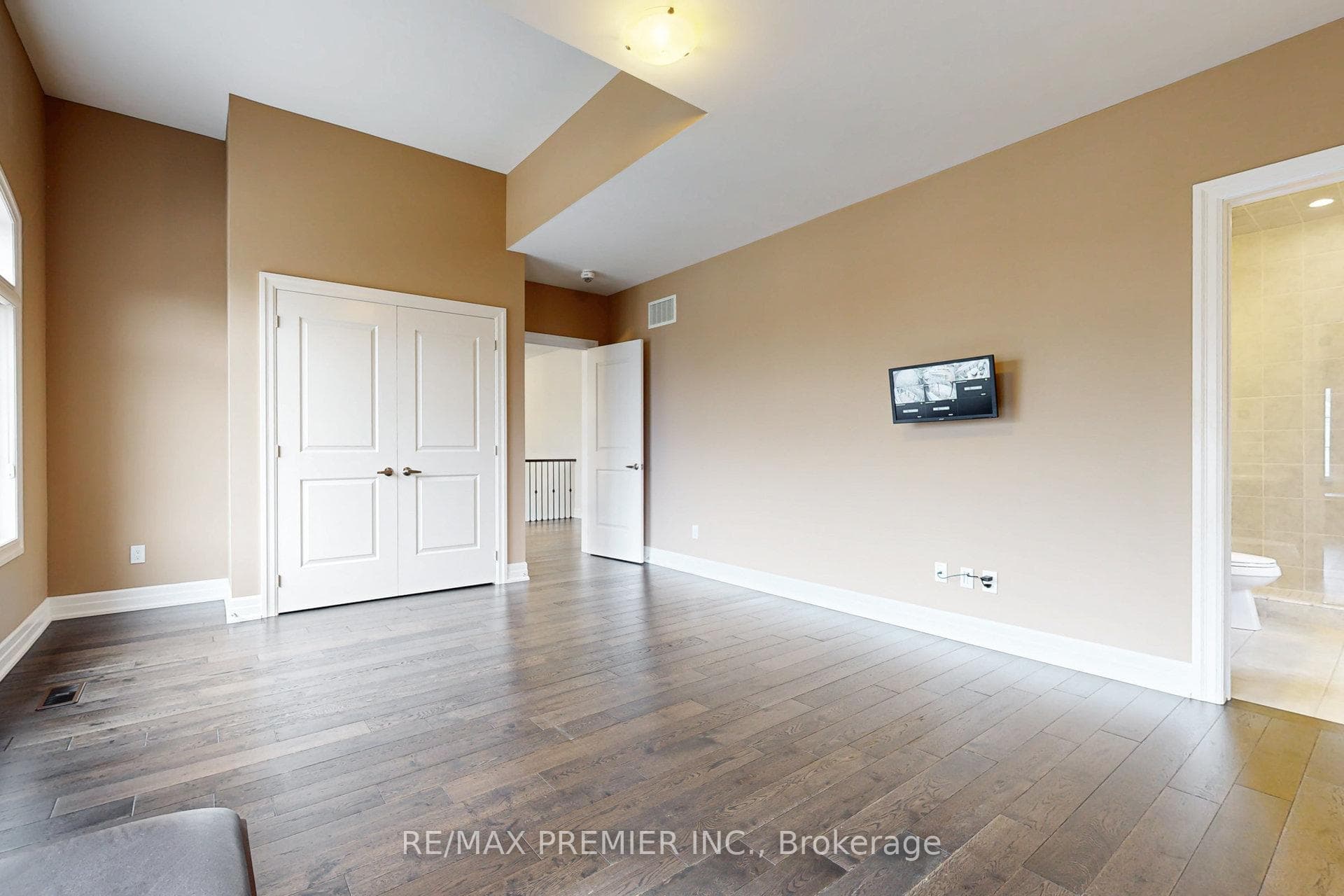 57 Hogan Court photo 26