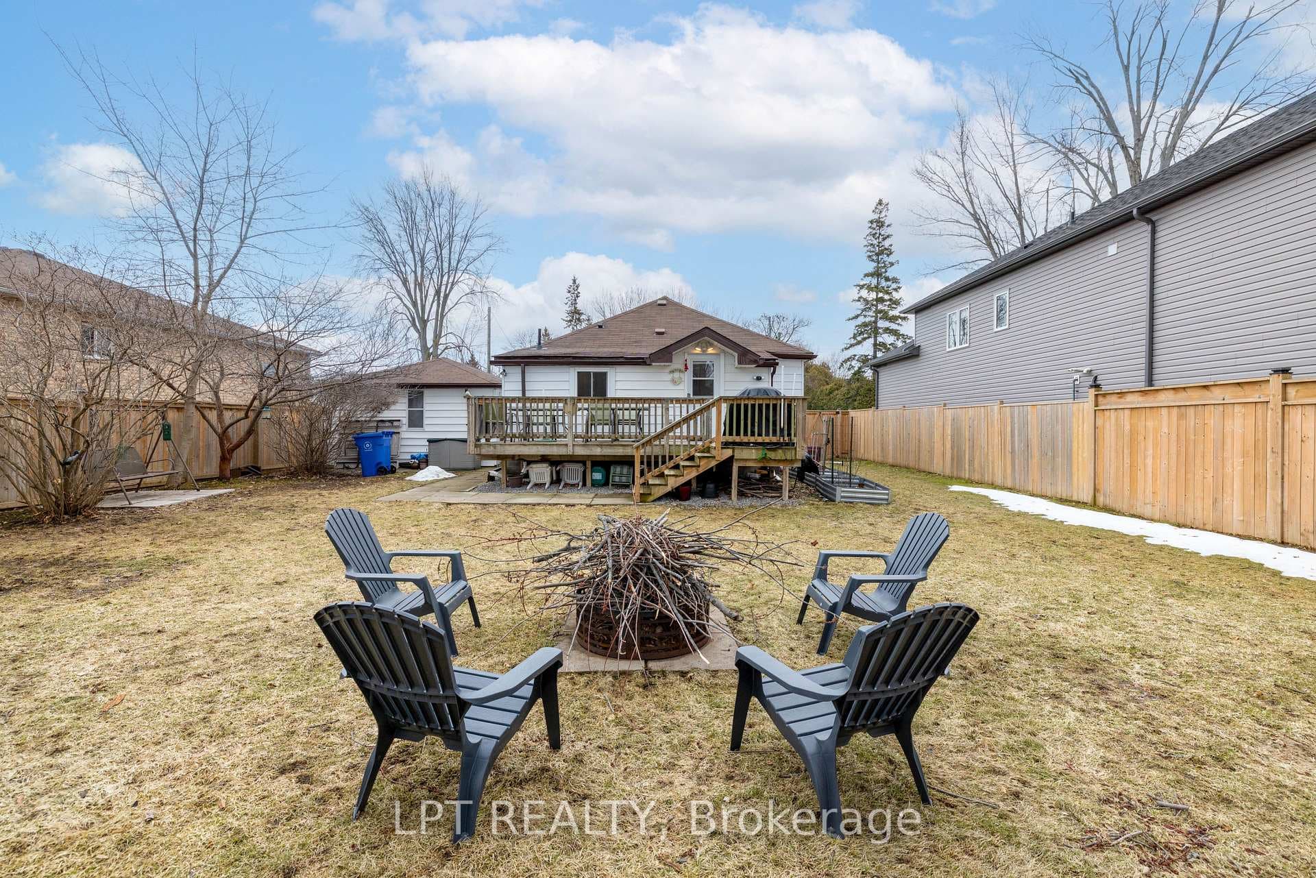 796 Sedore Avenue photo 23