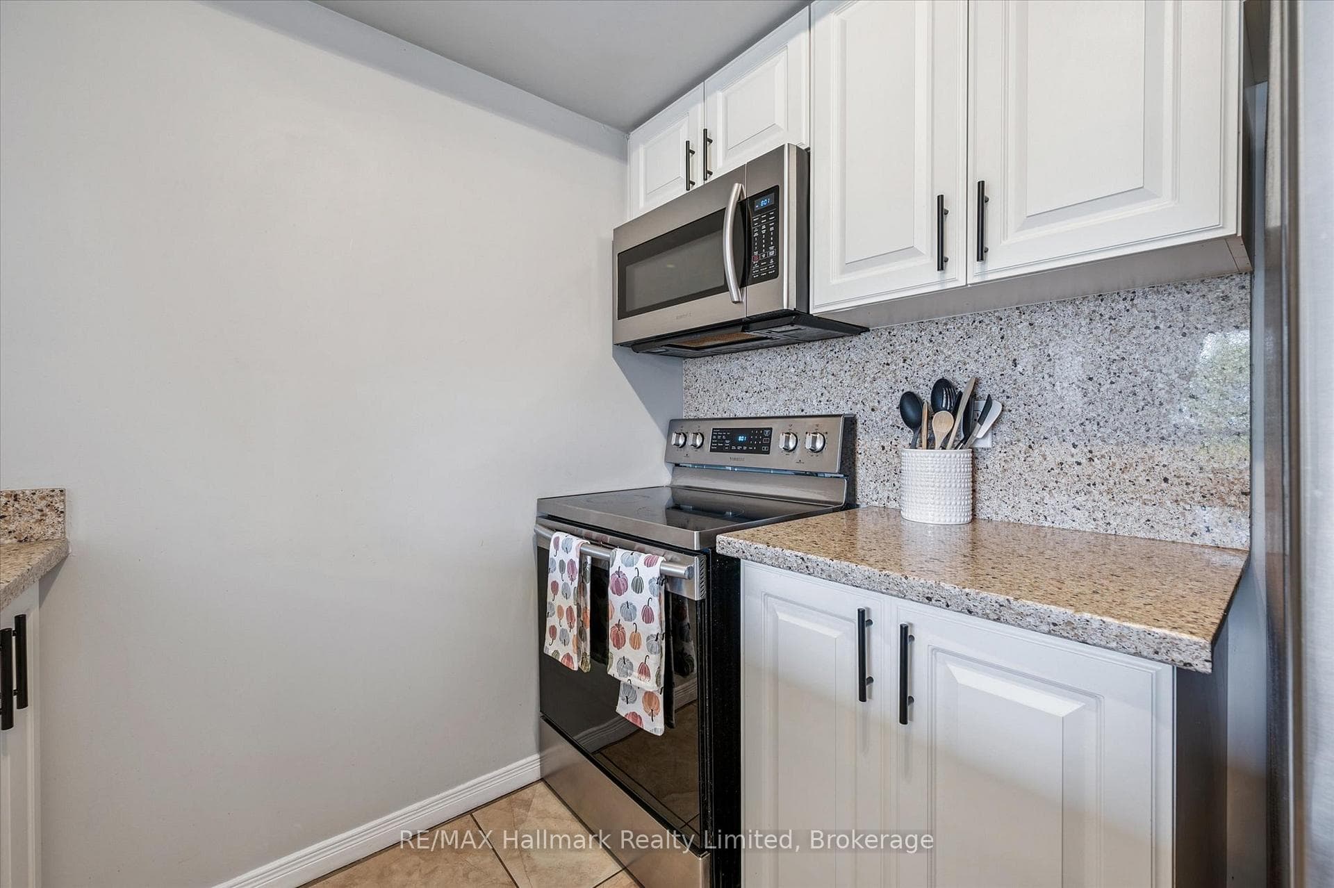 35 Mountford Drive Unit 27 photo 4