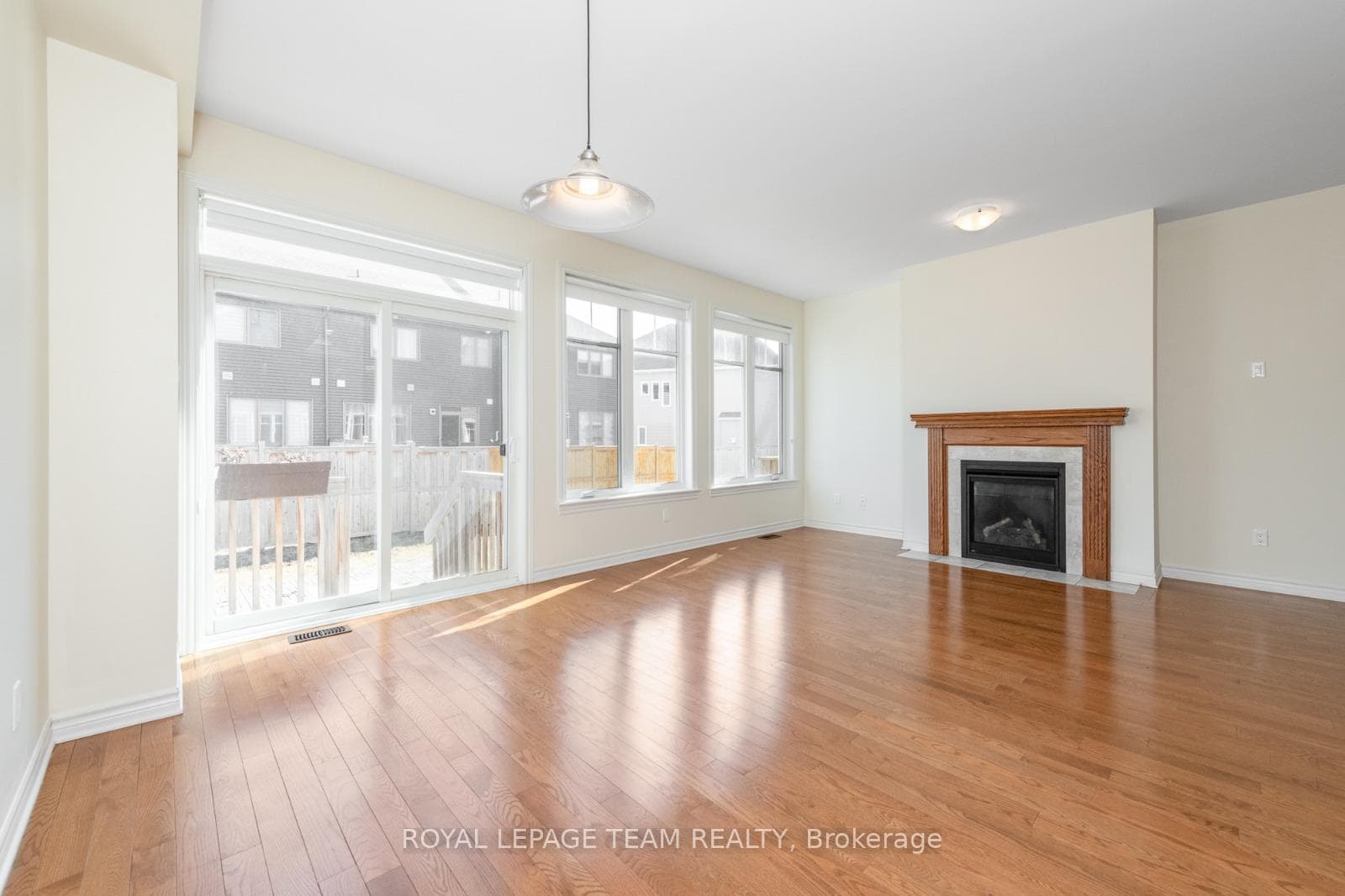 711 Sora Way photo 14