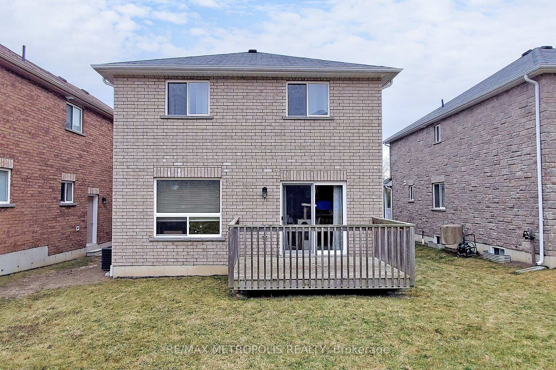 2284 Whitewood Crescent Unit Lower photo 29