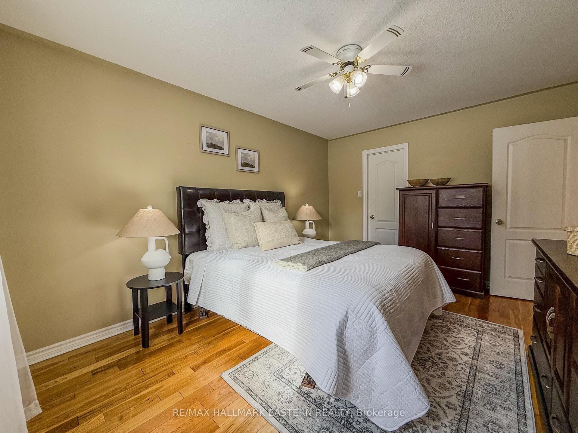 513 Carriage Lane photo 20