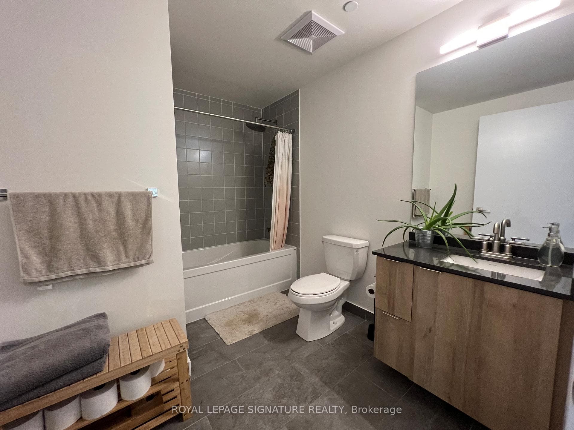 430 Roncesvalles Avenue Unit 306 photo 16