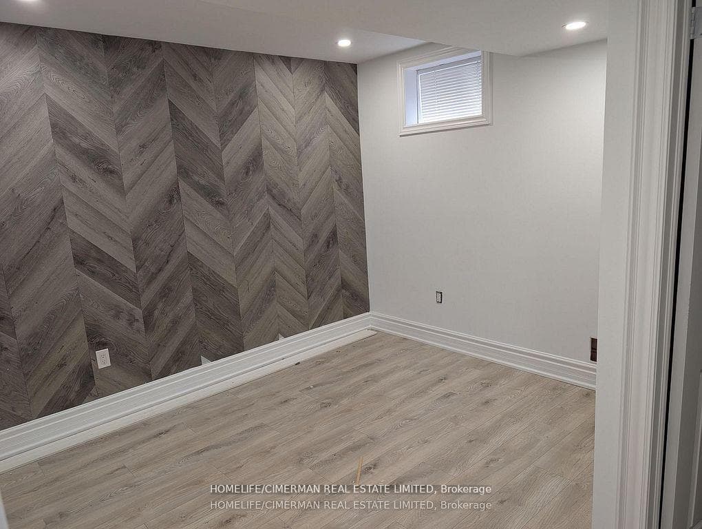 361 Birchmount Road photo 16
