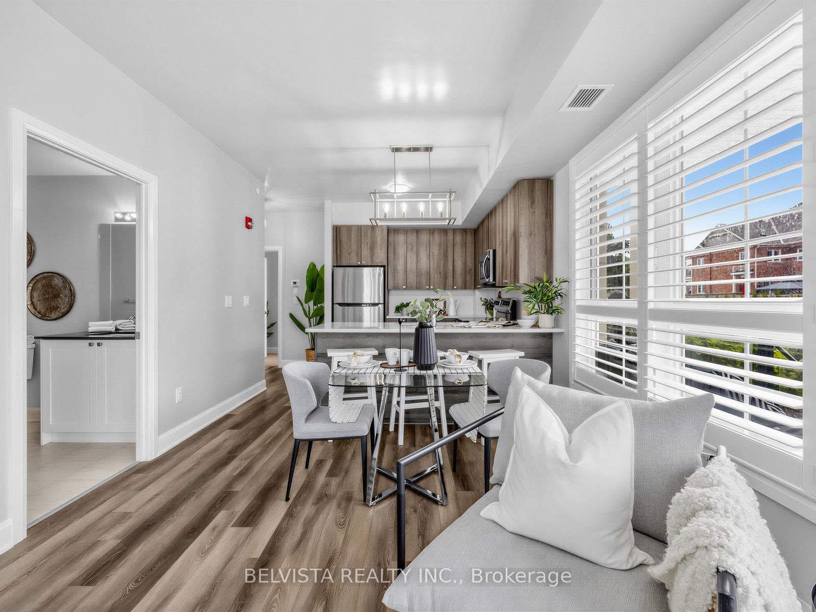 50 Lakebreeze Drive Unit 104 photo 14