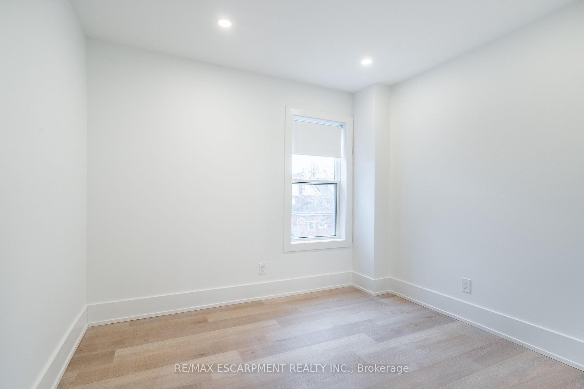 204 Balsam Avenue photo 27