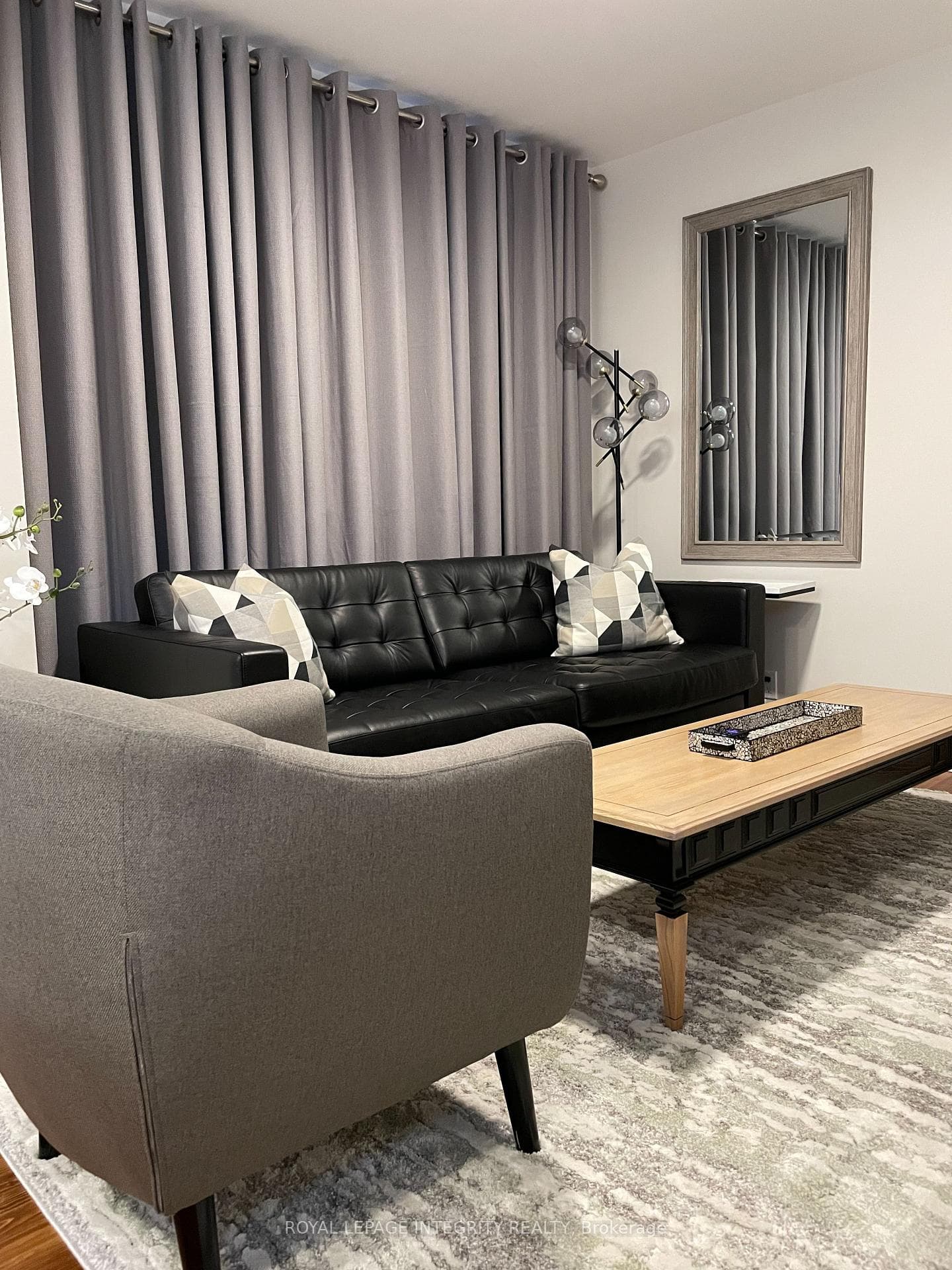 9 Holmwood Avenue photo 7