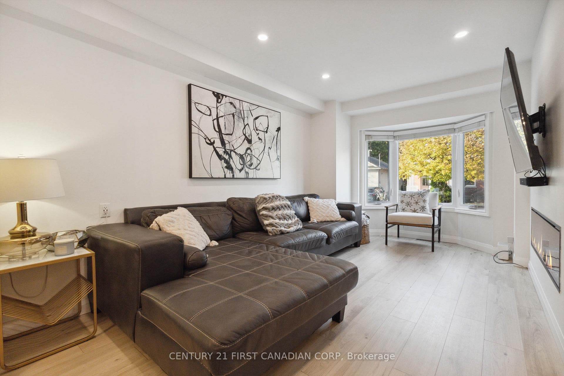 12 Rogers Avenue photo 7