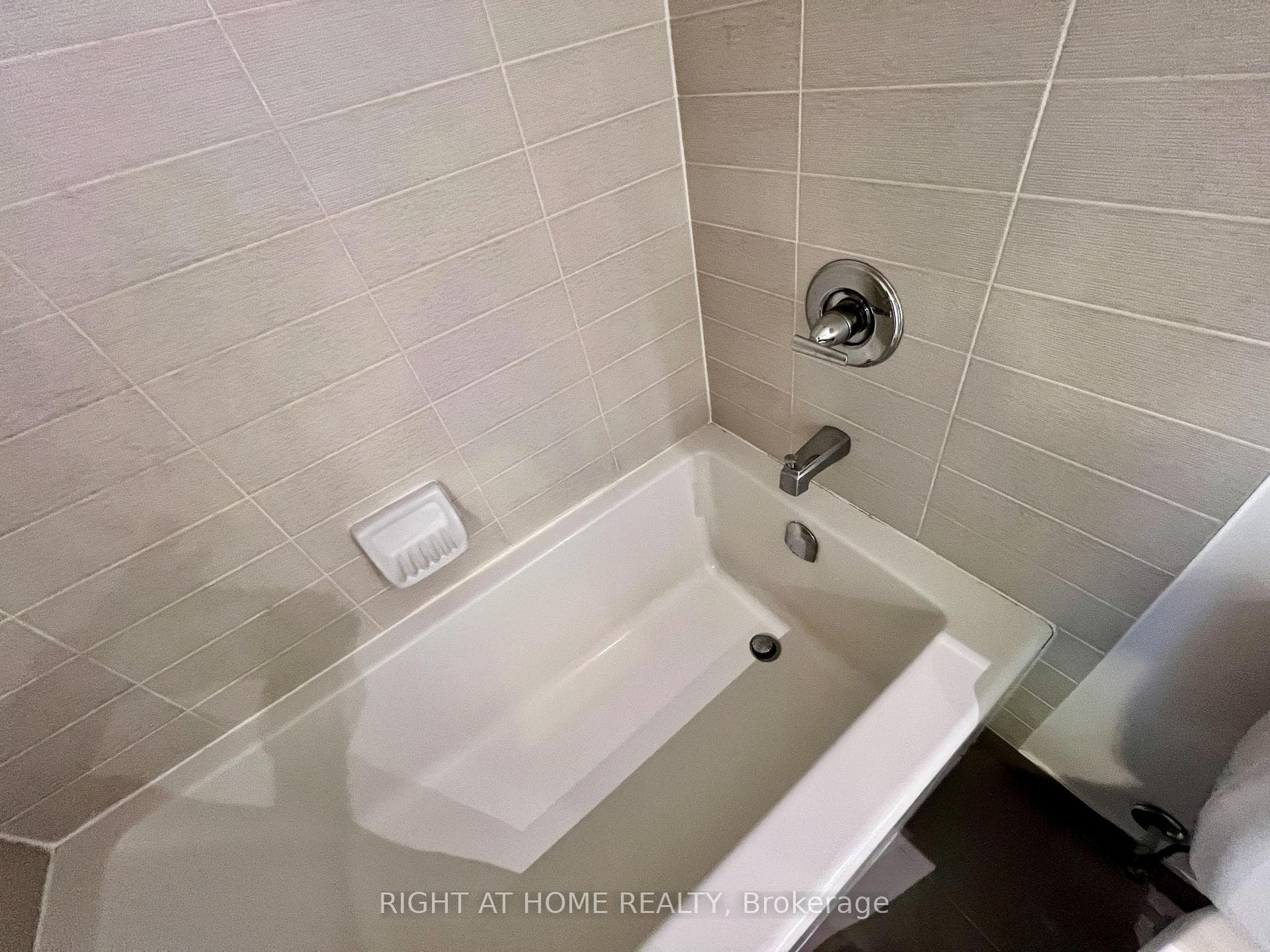 2 Eva Road Unit 2726 photo 20