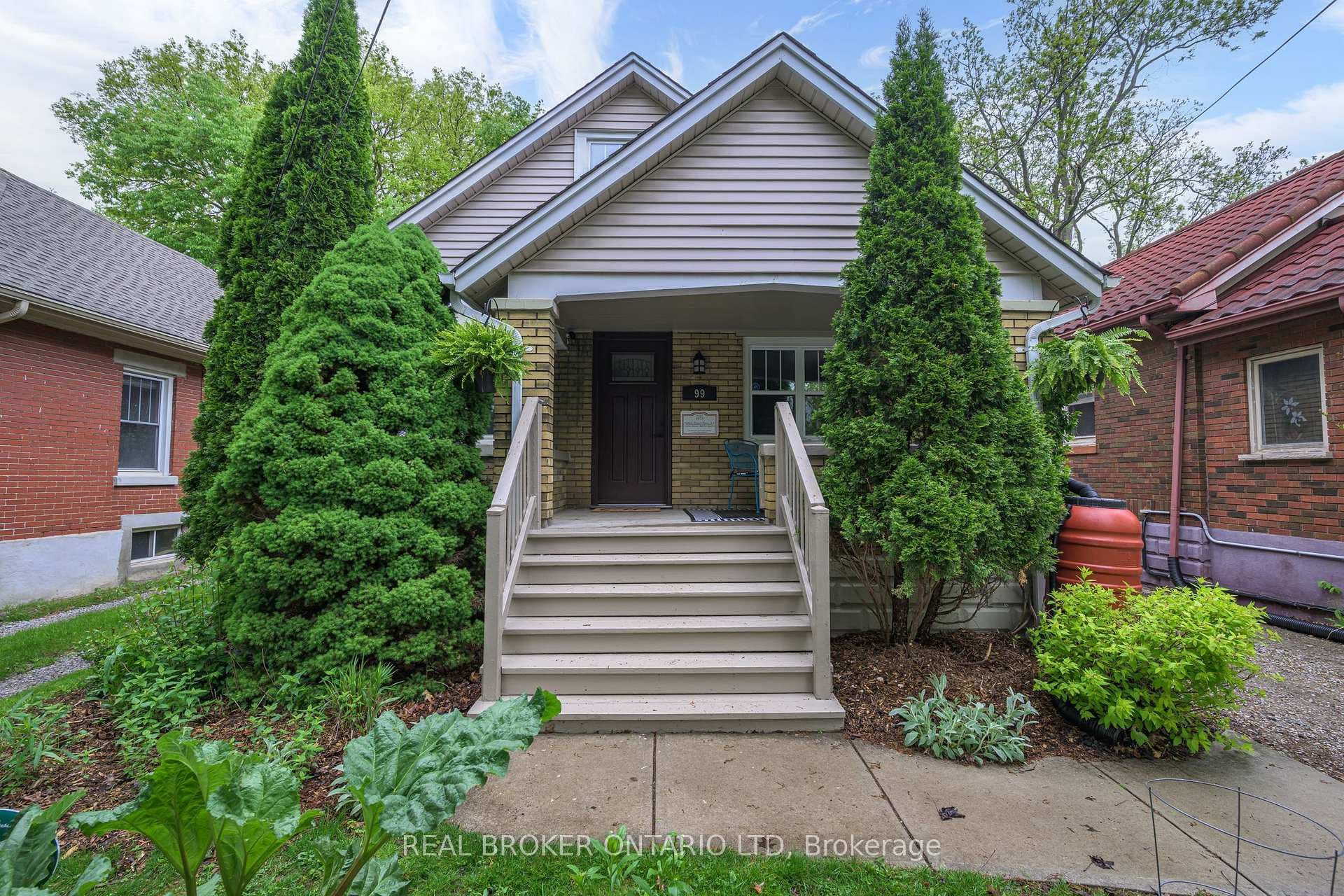 99 Springbank Drive photo 3
