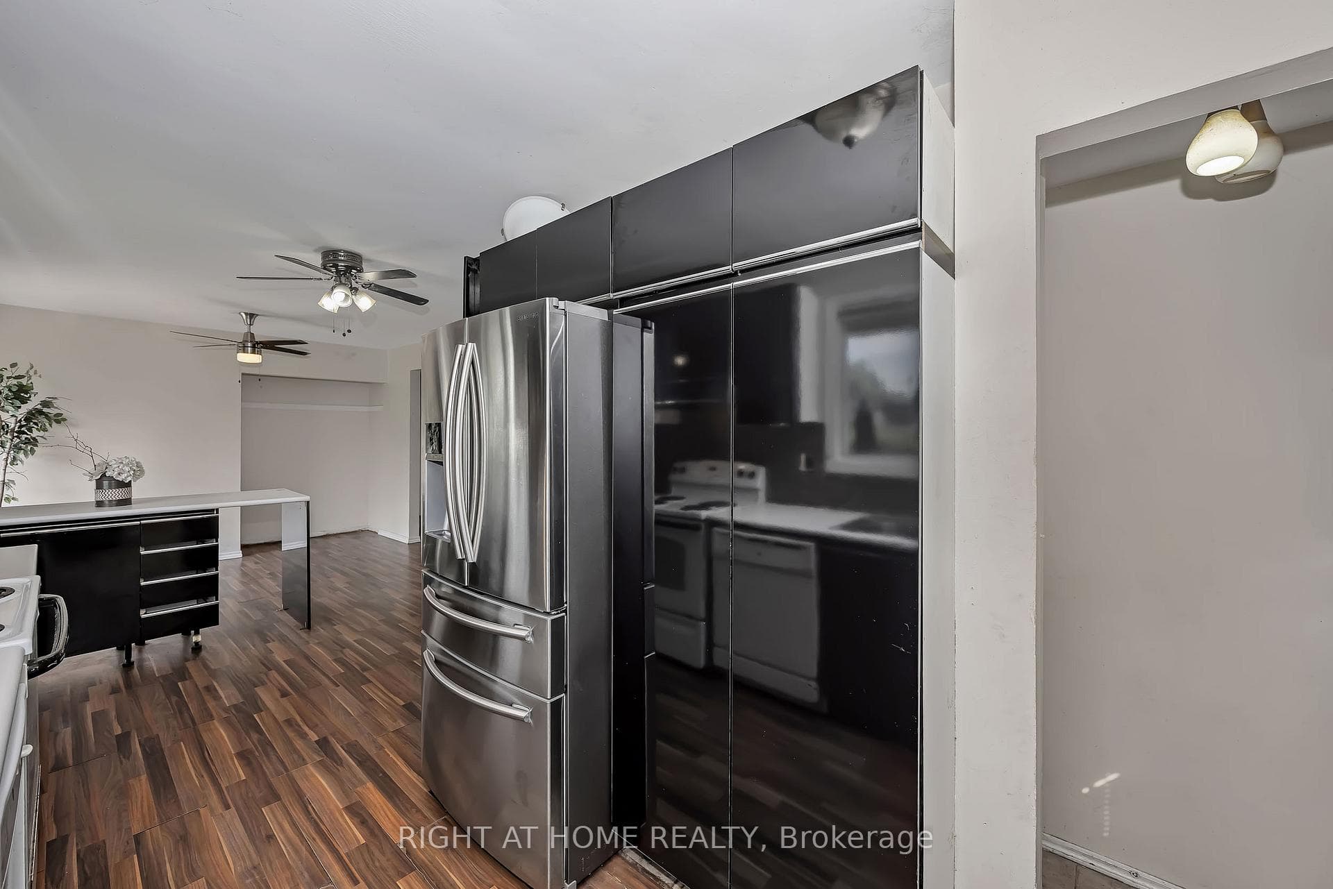 24 Largo Crescent photo 16