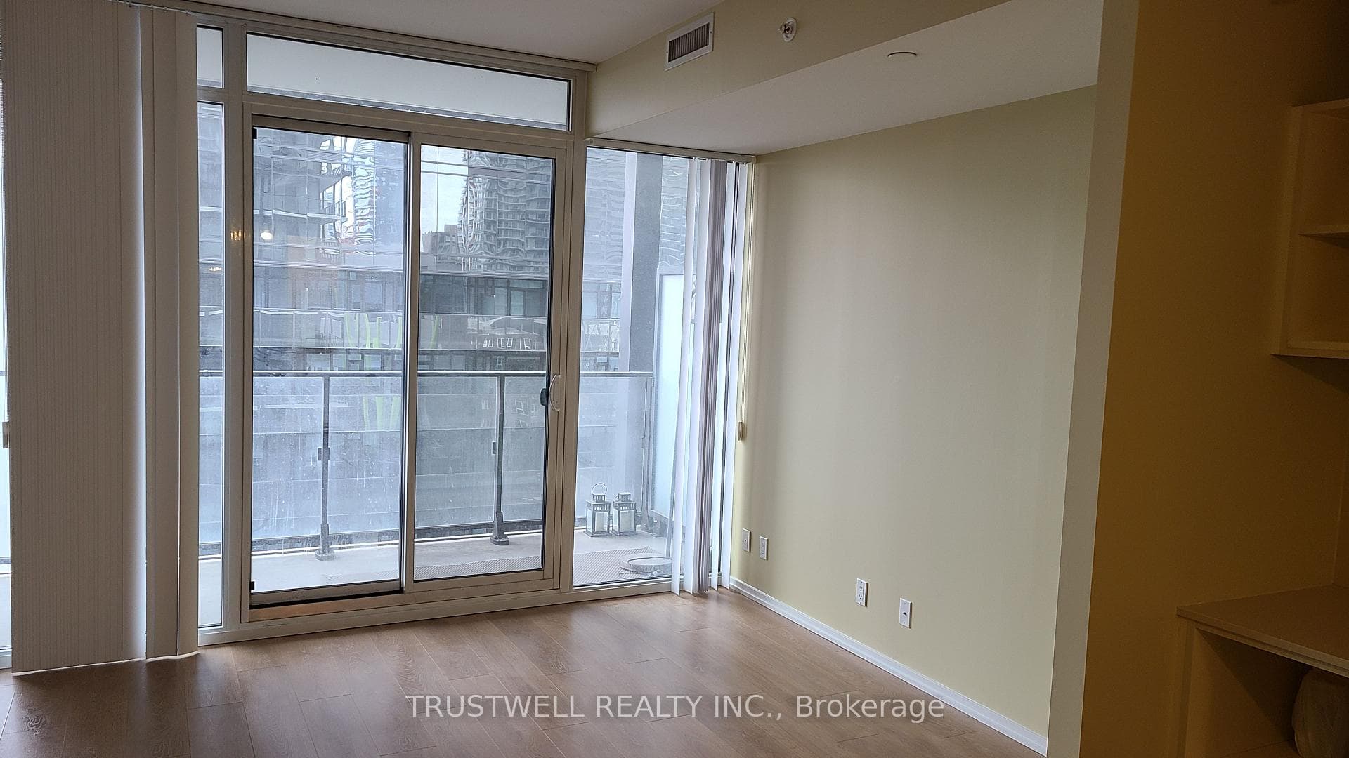 295 Adelaide Street Unit 903 photo 5