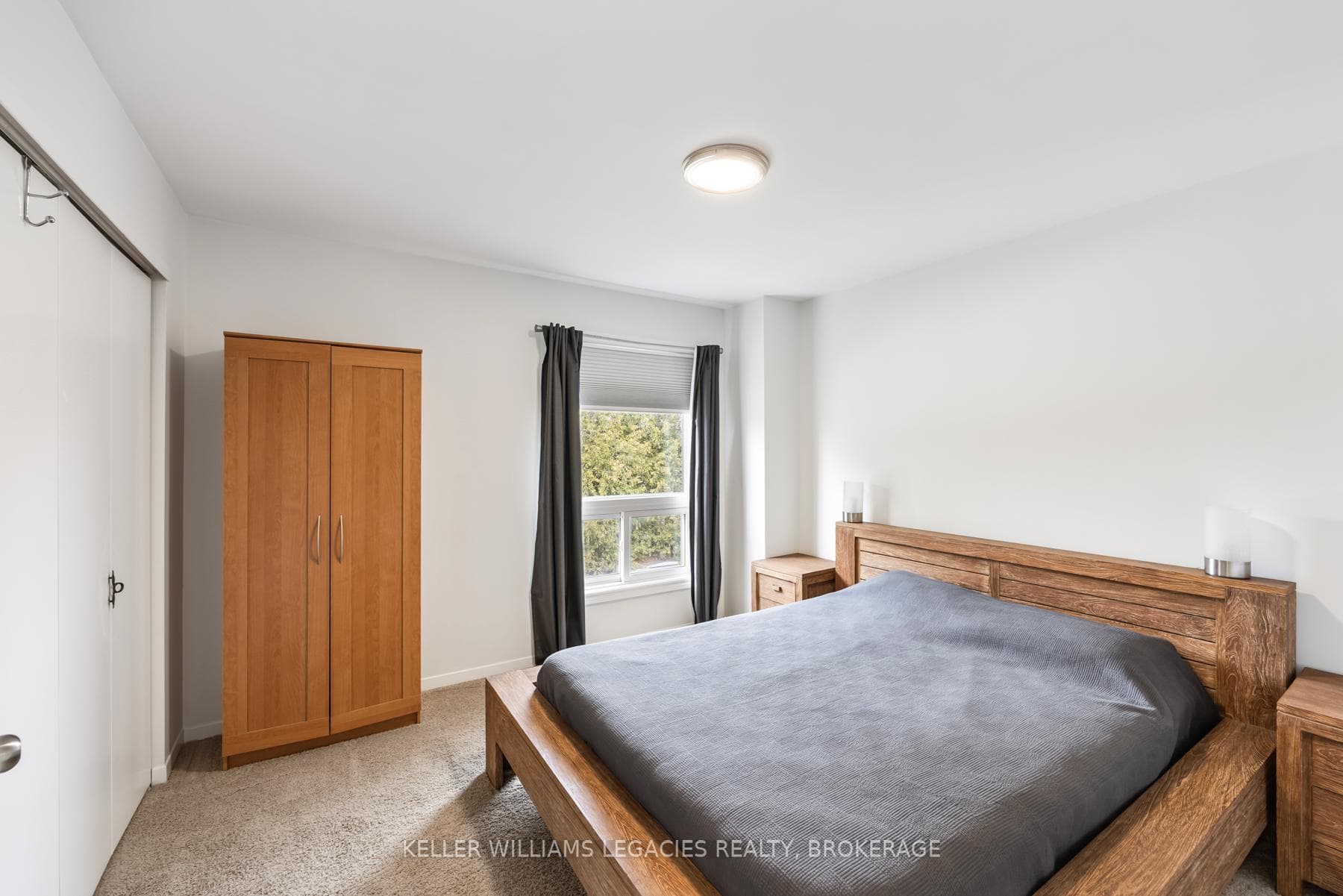 886 MUIRFIELD Crescent photo 25
