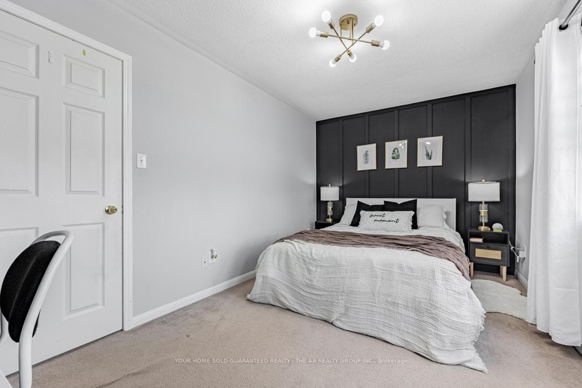 1596 Green Road photo 25