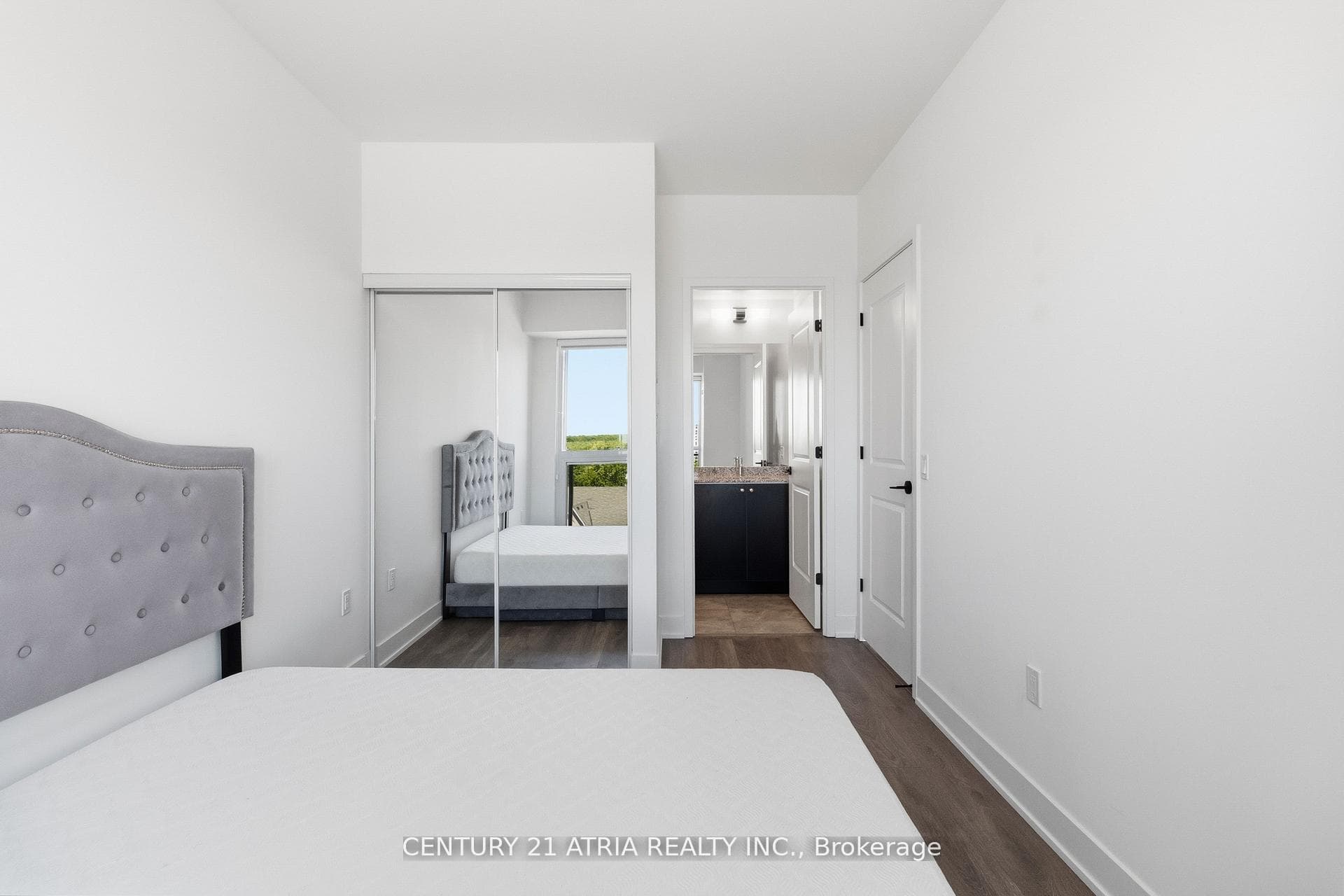 2343 Khalsa Gate Unit PH811 photo 27