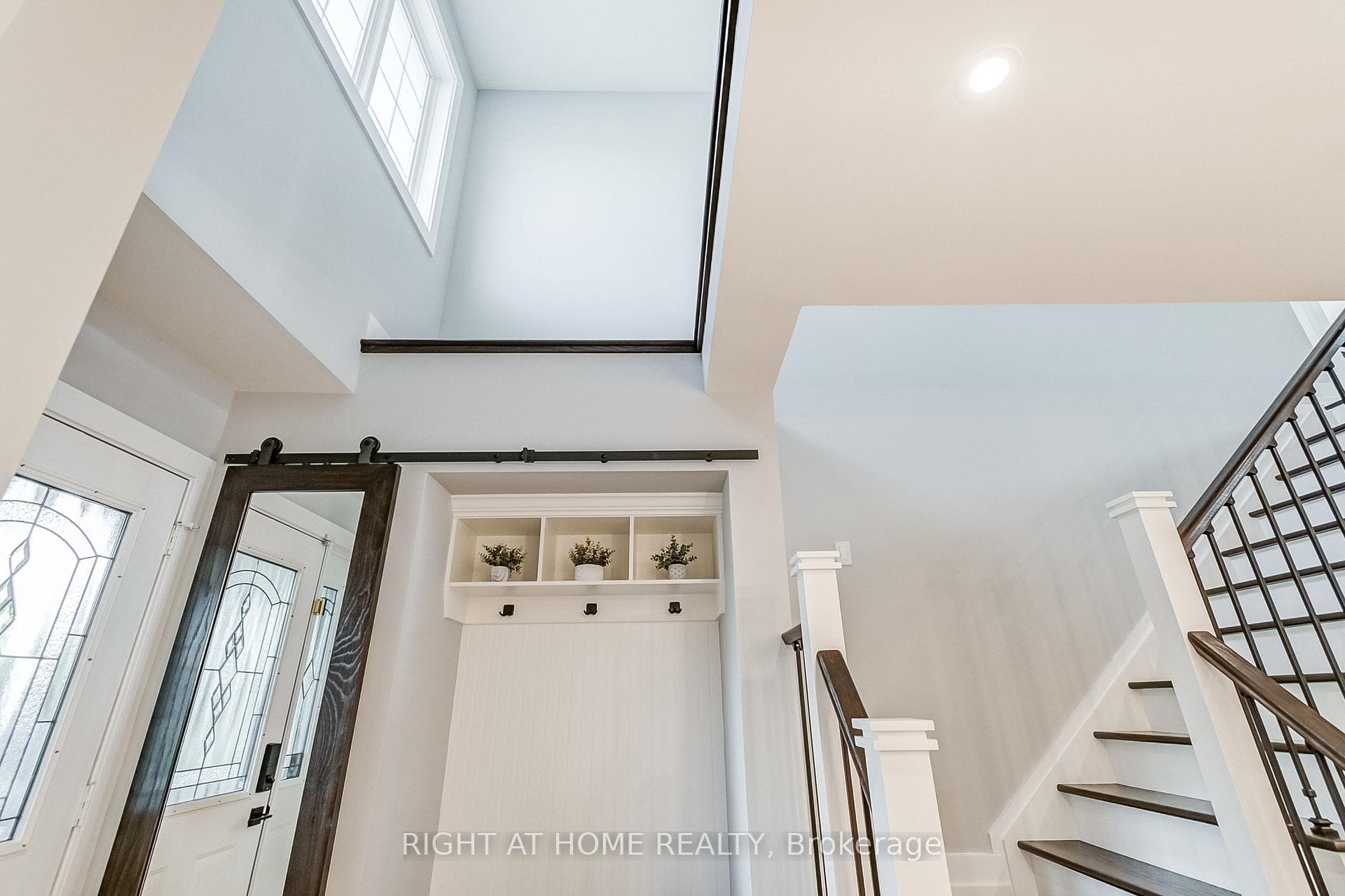 2378 Proudfoot Trail photo 9