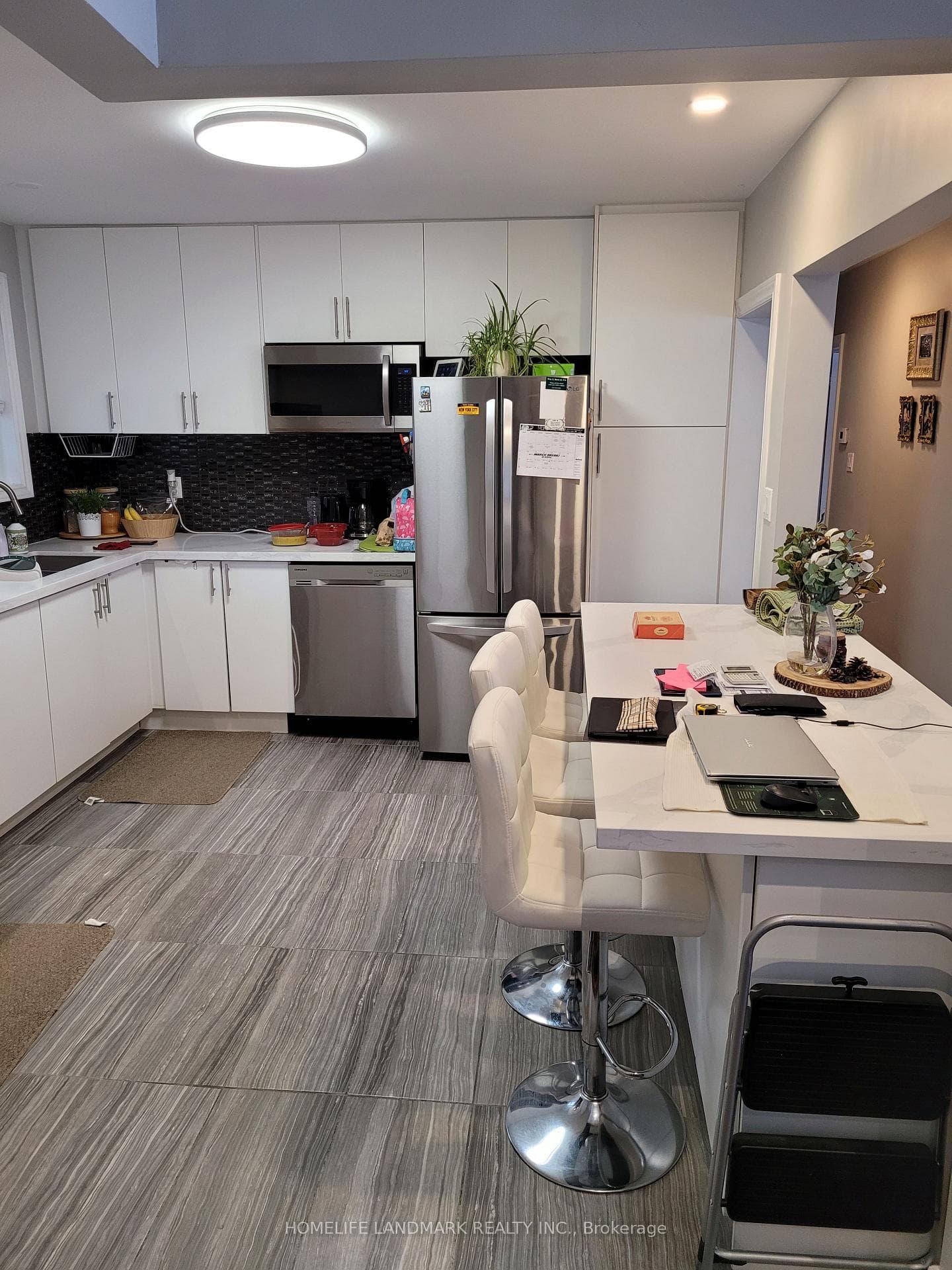 91 Fanfare Avenue photo 5