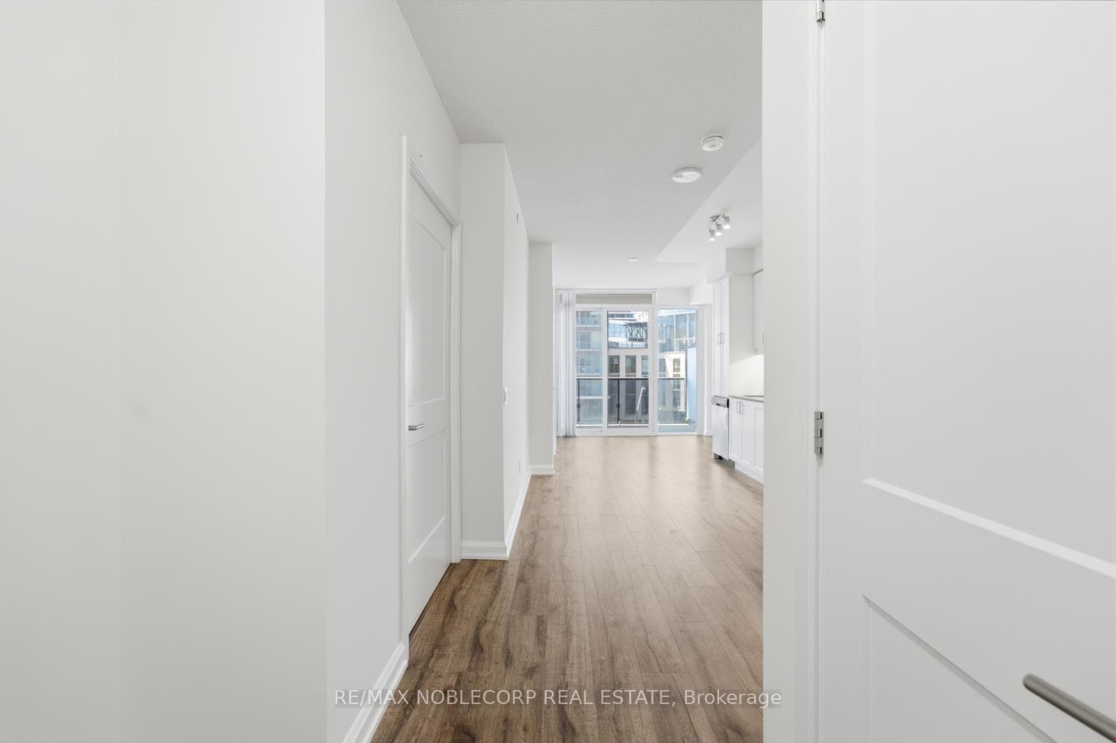 7895 Jane Street Unit 308 photo 8