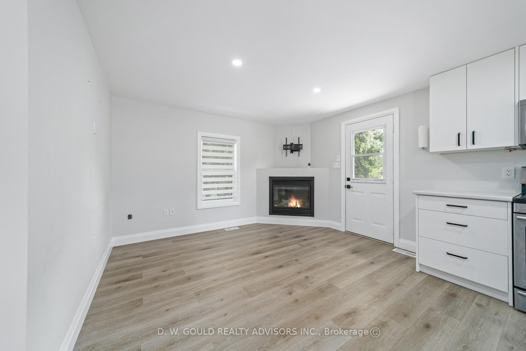 330 William Street photo 15