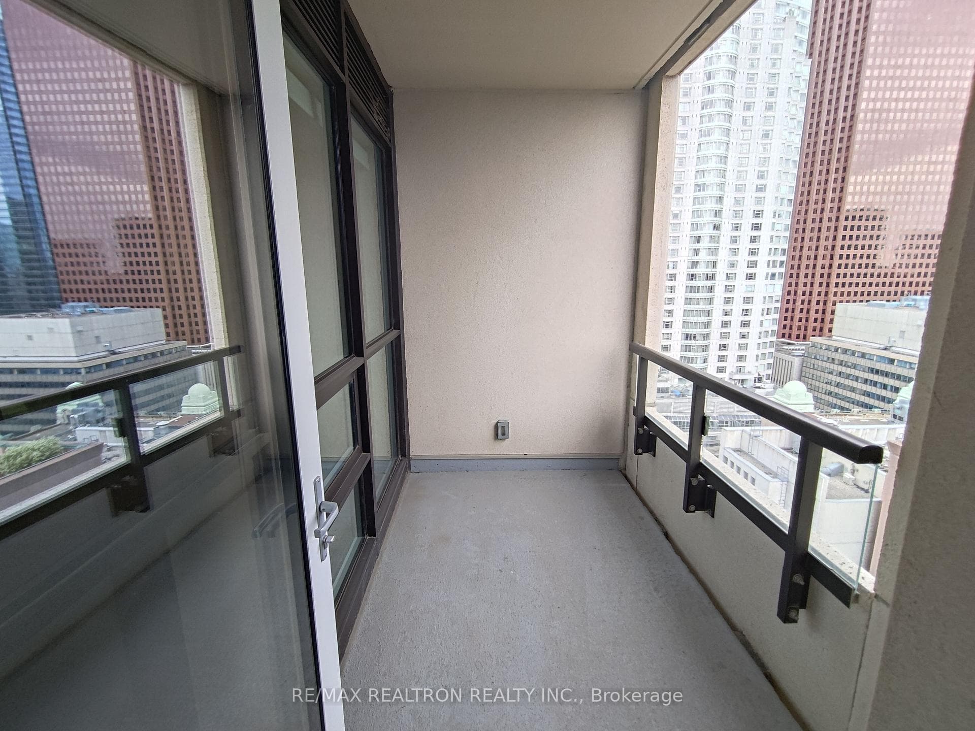 88 Scott Street Unit 2904 photo 17