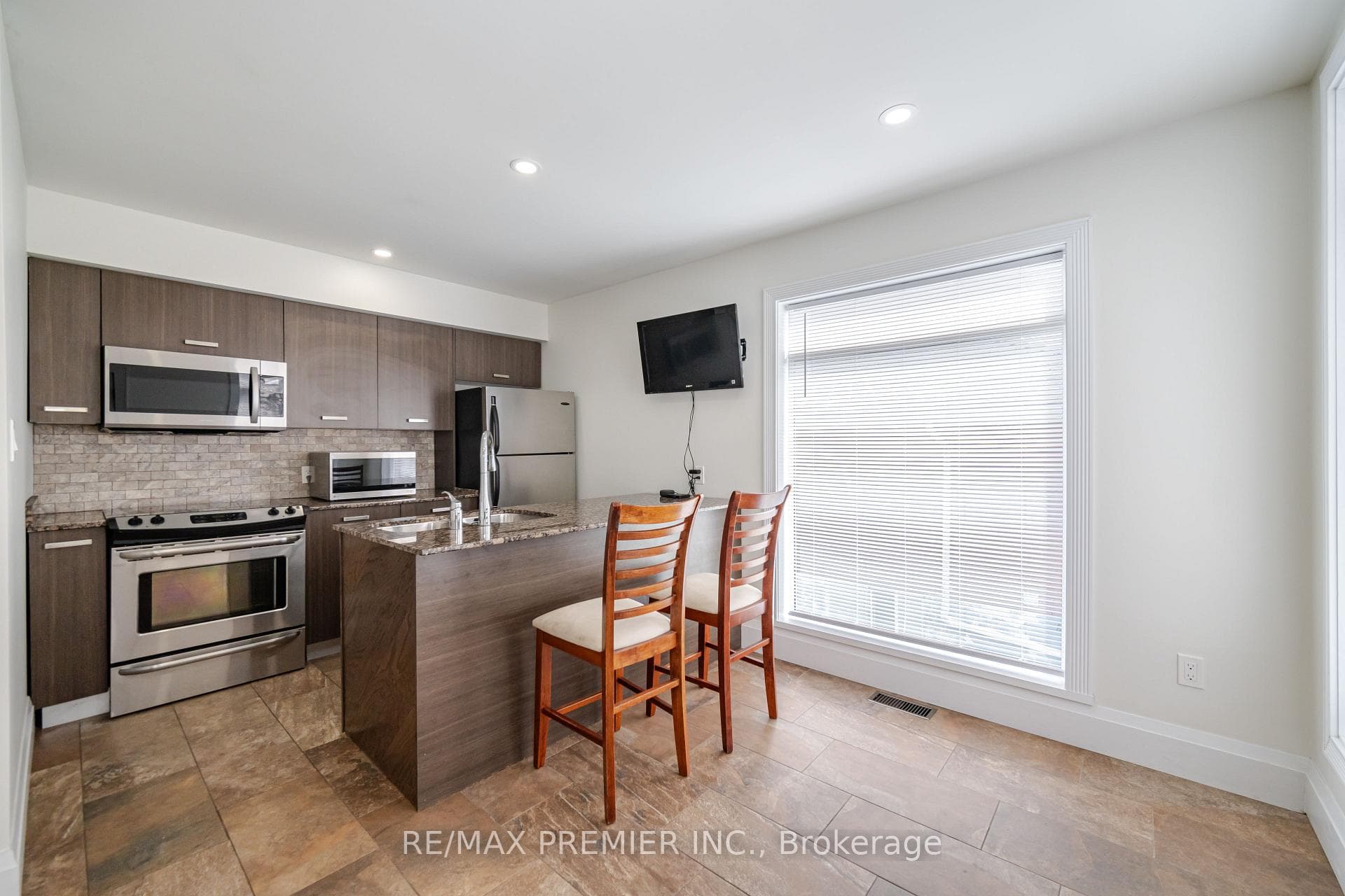 20 Beaucourt Road photo 4