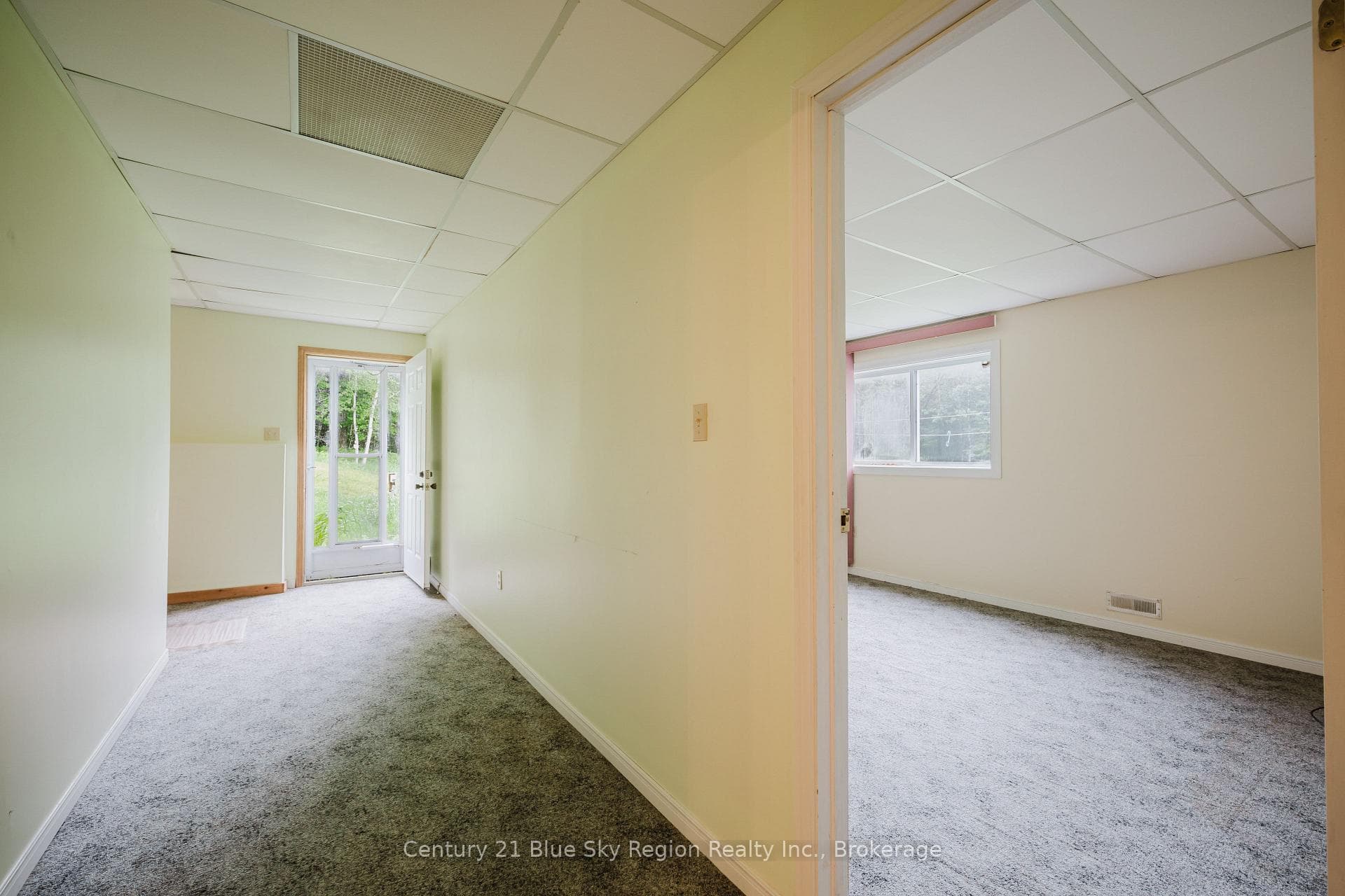 69 Waukegan Road photo 22