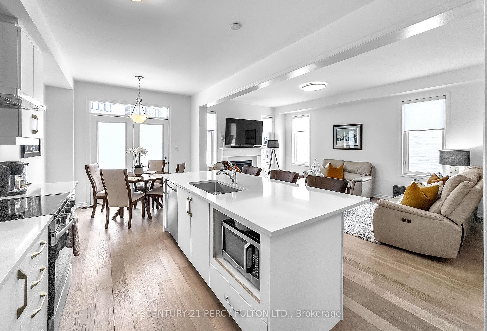 1453 Mockingbird Square photo 12