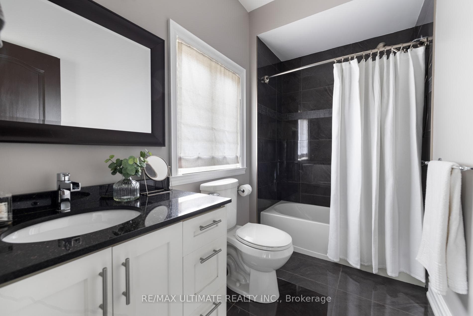 Second Floor 4-pc Bathroom