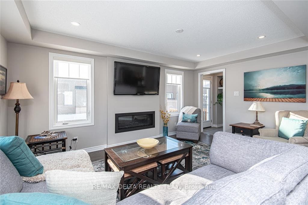 320 SWEETFERN Crescent photo 12
