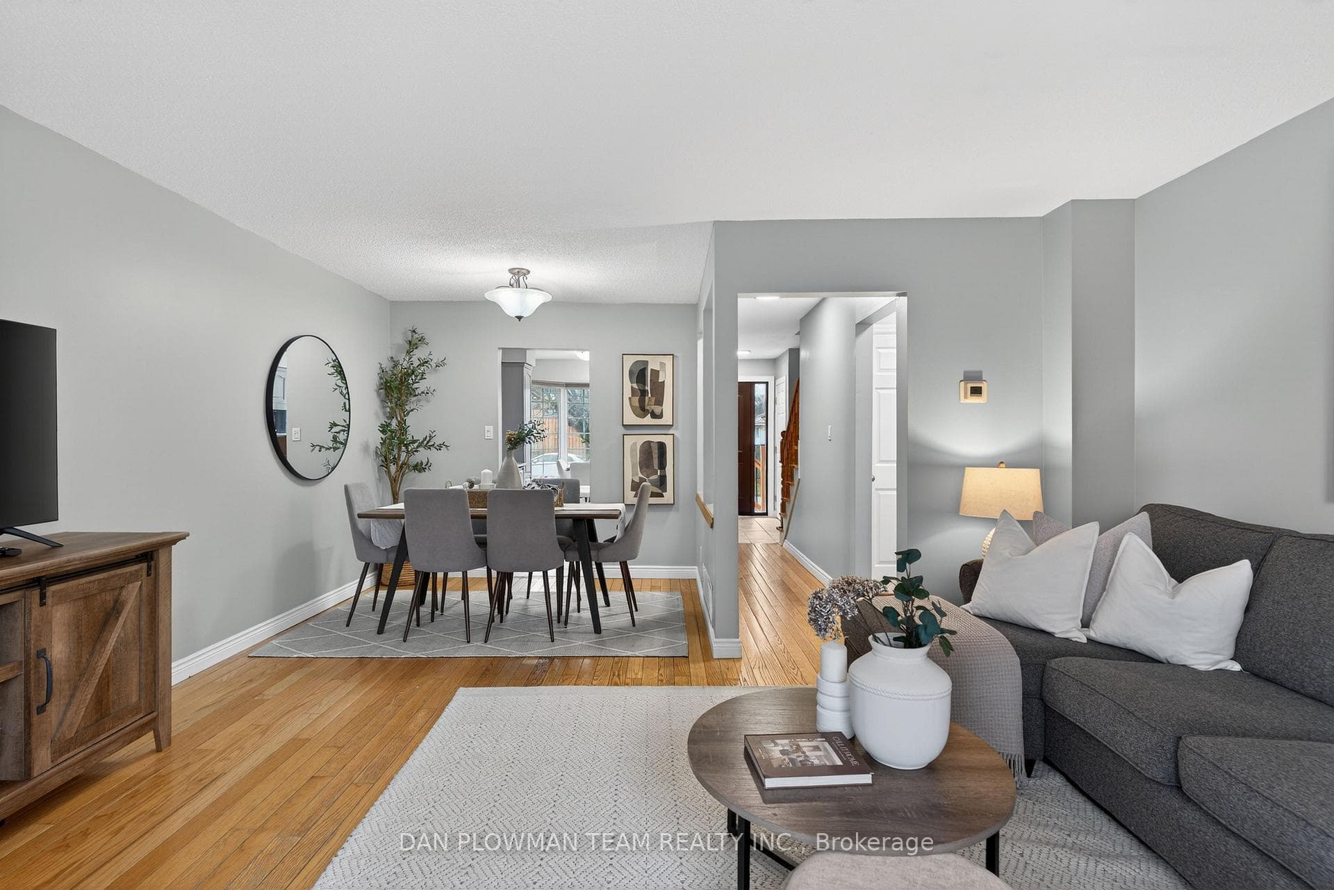502 Sedan Crescent photo 8