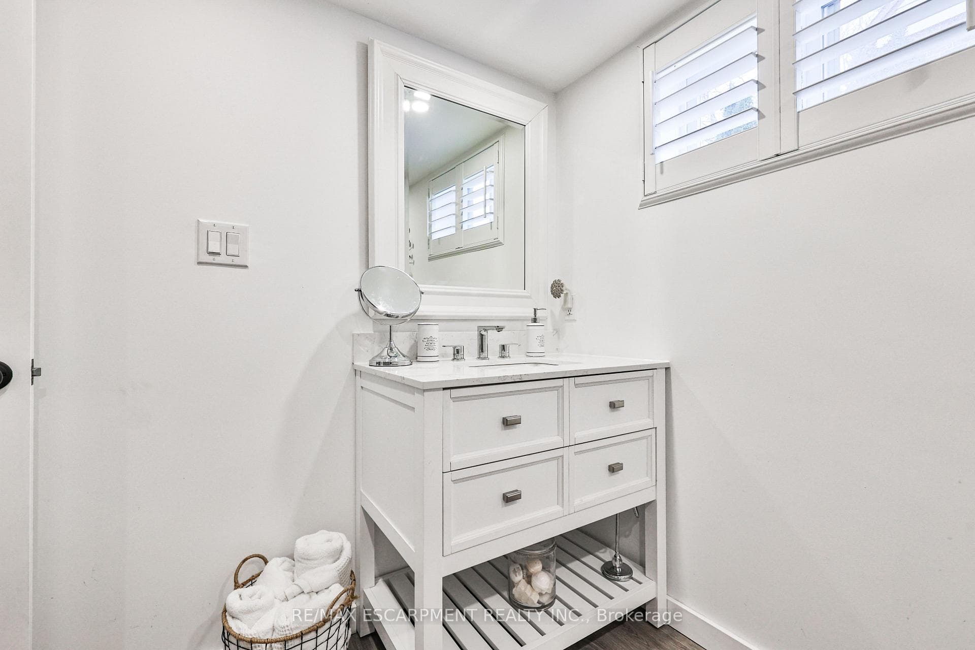 60 Galbraith Drive photo 43