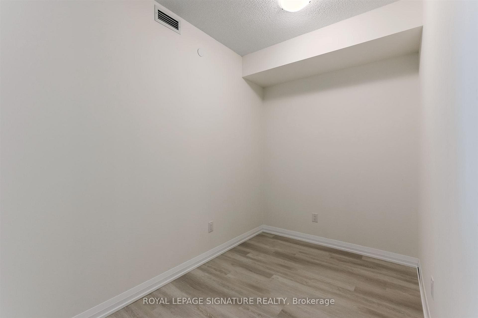 3270 Sheppard Avenue Unit 1825 photo 17