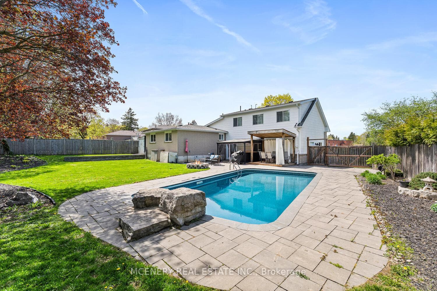 21 ERINDALE Drive photo 49