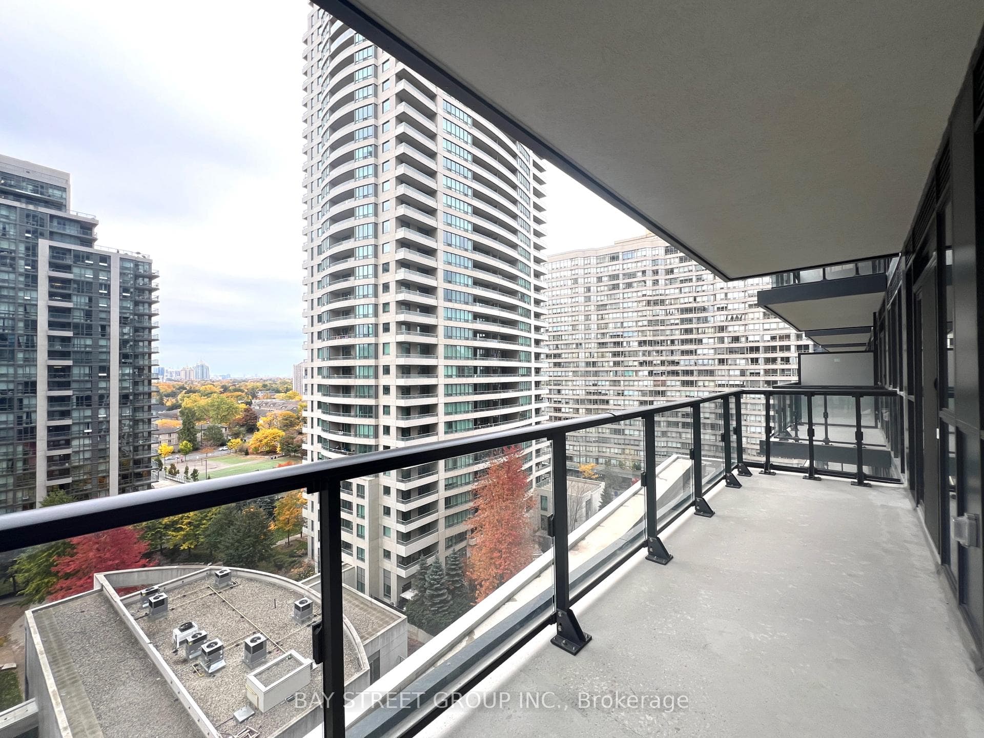 4955 Yonge Street Unit 820 photo 17