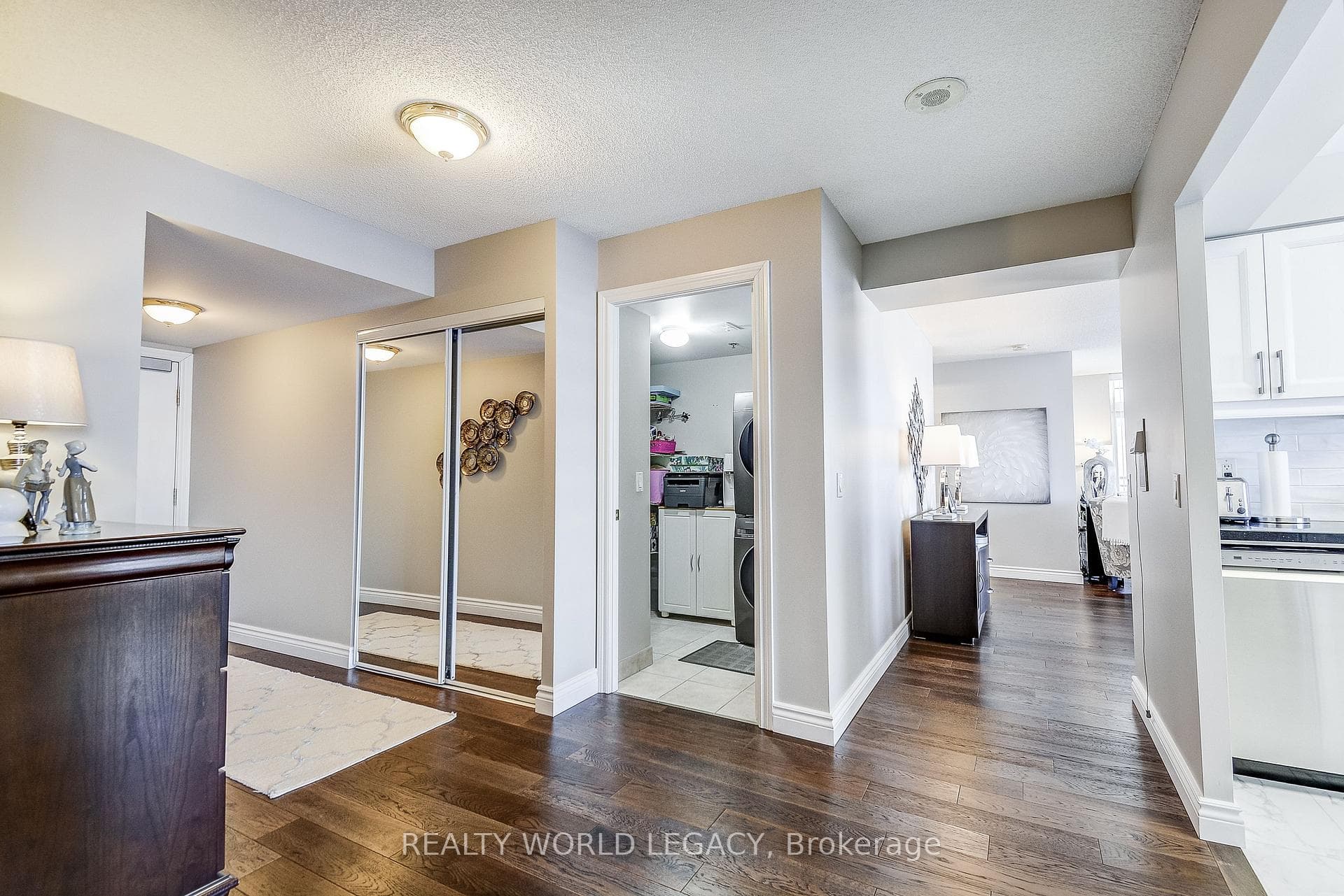 100 Burloak Drive Unit 1301 photo 6