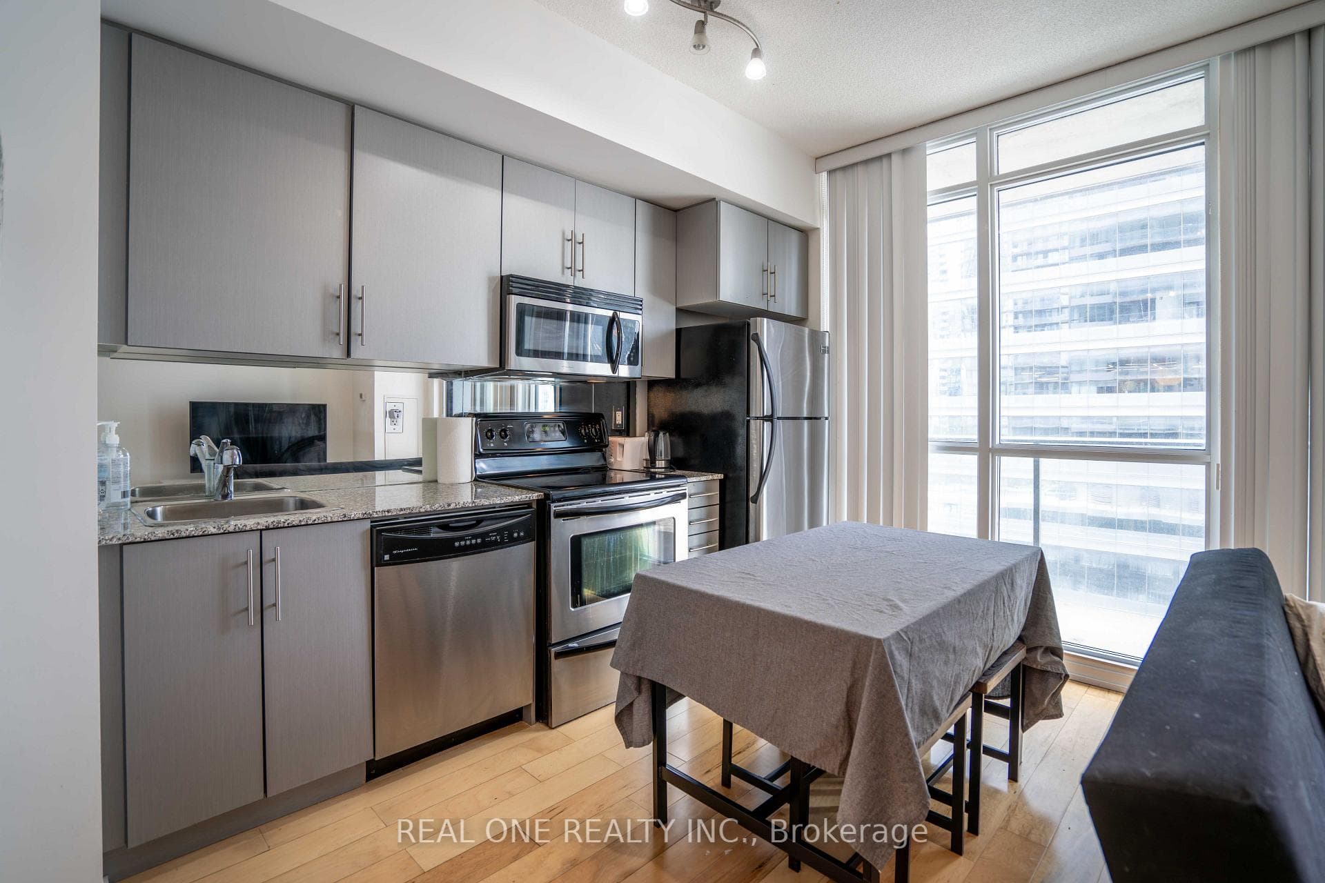 65 Bremner Boulevard Unit 1207 photo 7