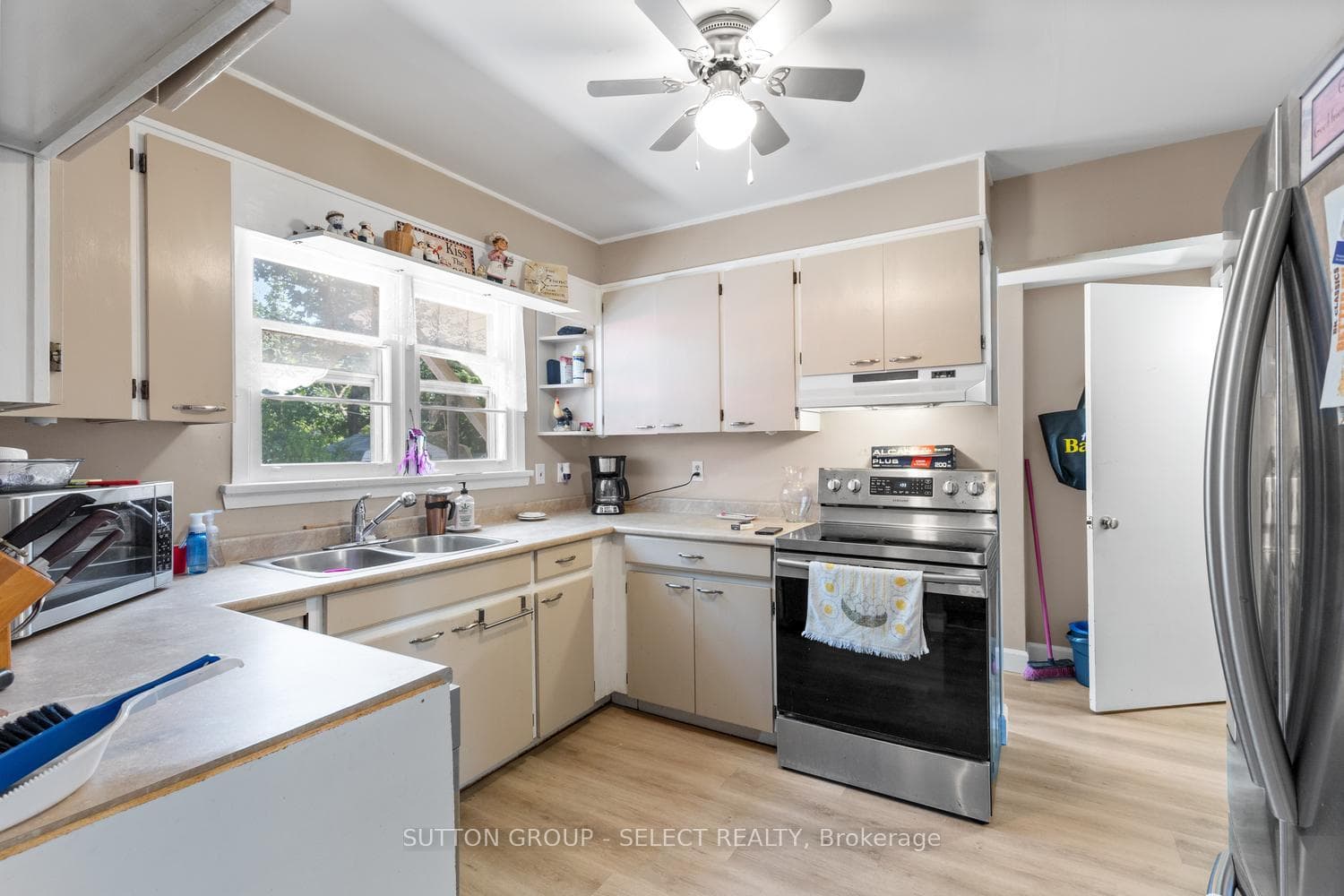 200 Rhine Avenue photo 12