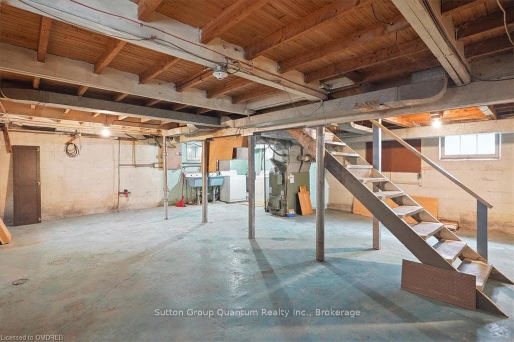 144 SELKIRK Avenue photo 27