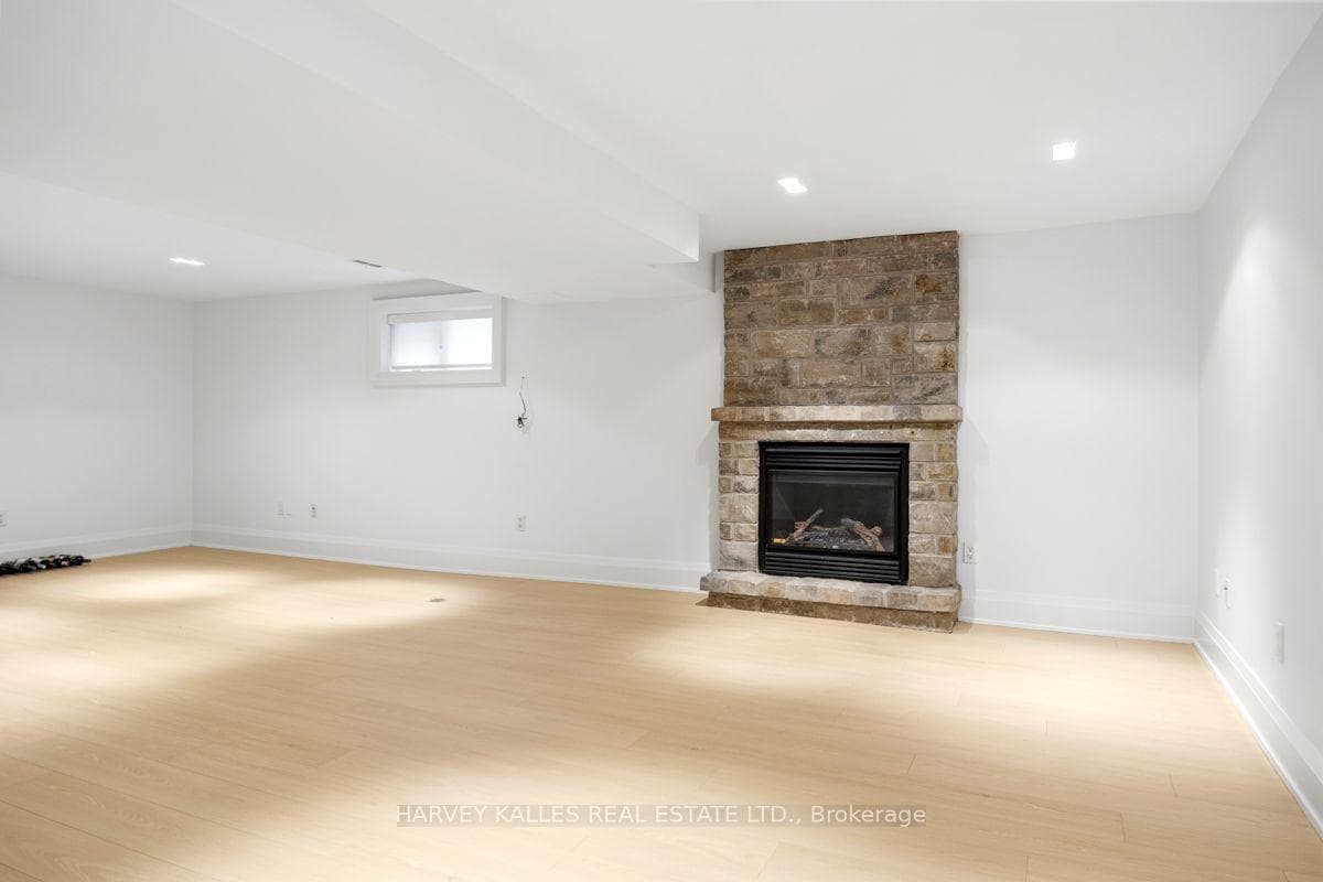 562 Bedford Park Avenue photo 36