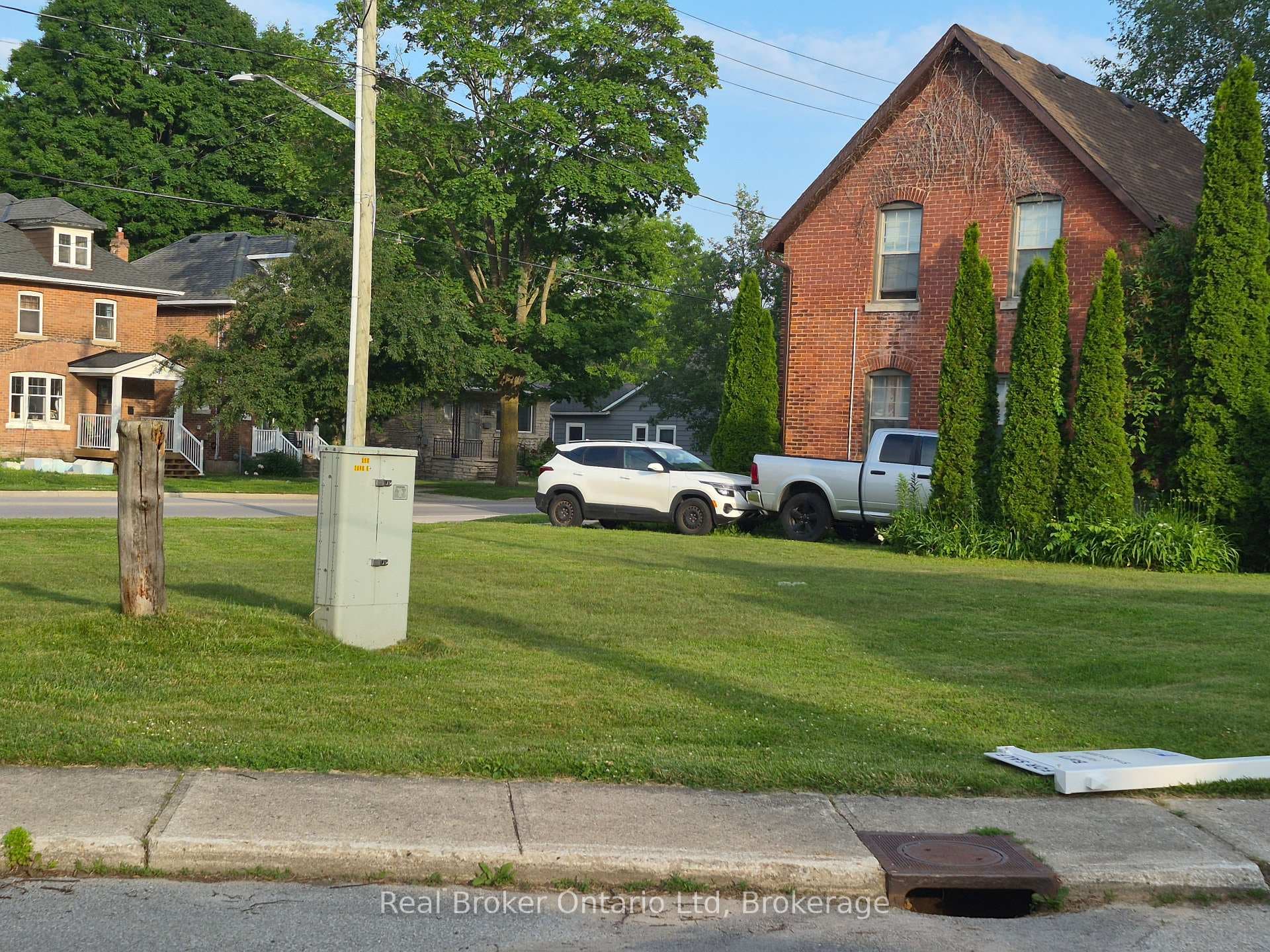 586 & 590 2nd Avenue photo 4