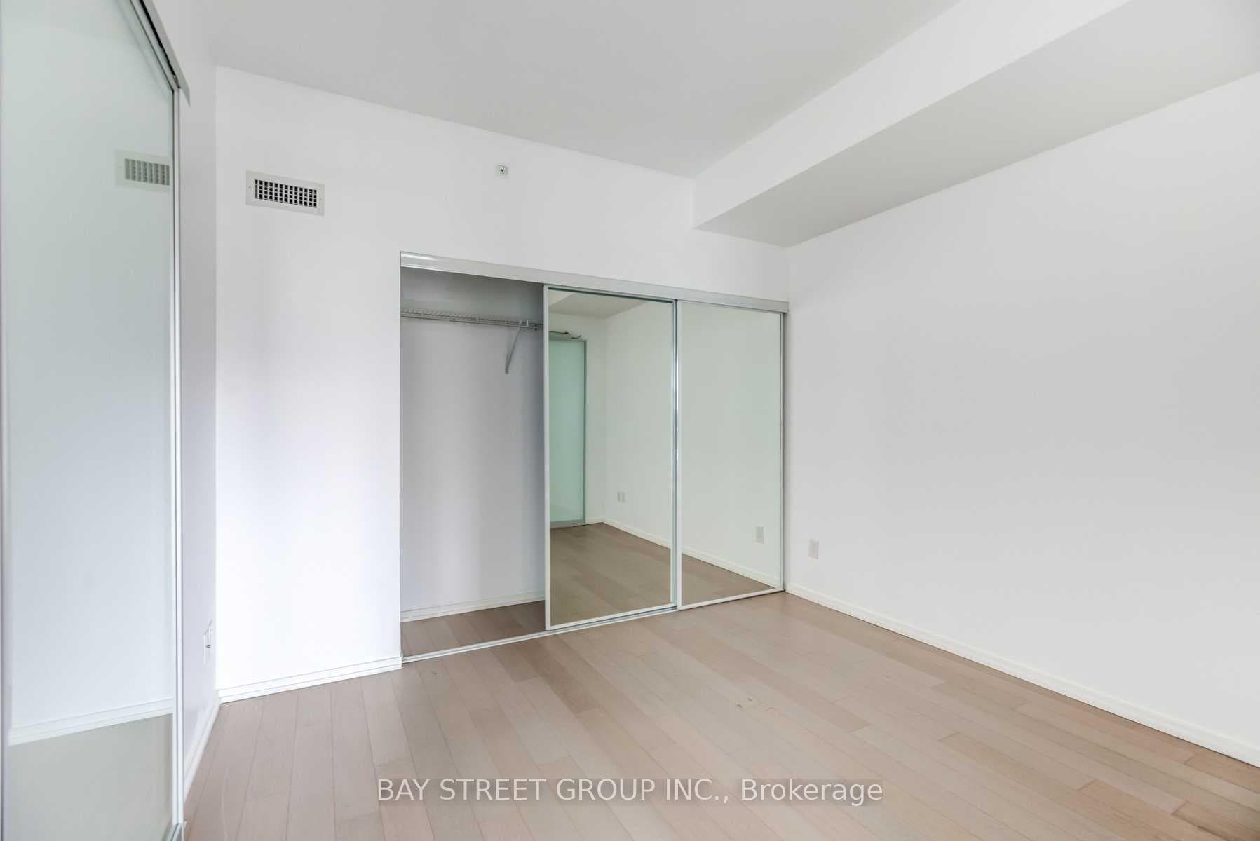 70 Temperance Street Unit 1402 photo 6
