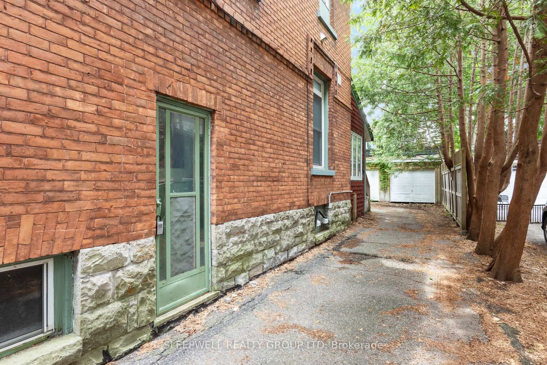 80 Fourth Avenue photo 24