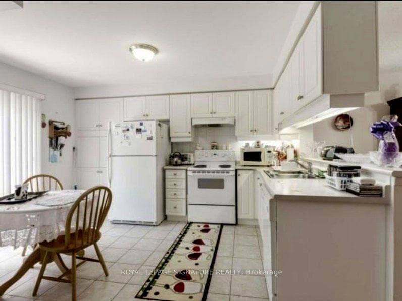 1565 Woodhenge Way photo 5