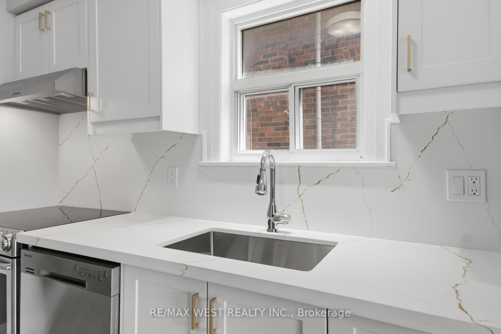 280 Westmount Avenue photo 14