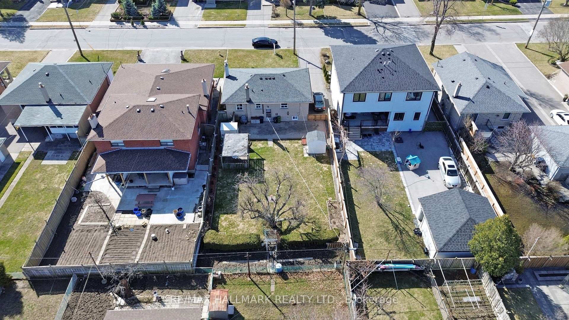 108 Plewes Road photo 30