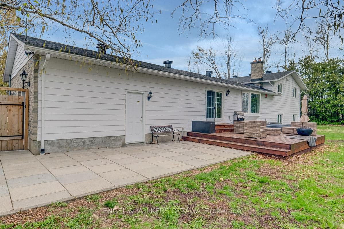 2963 Roger Stevens Drive photo 33